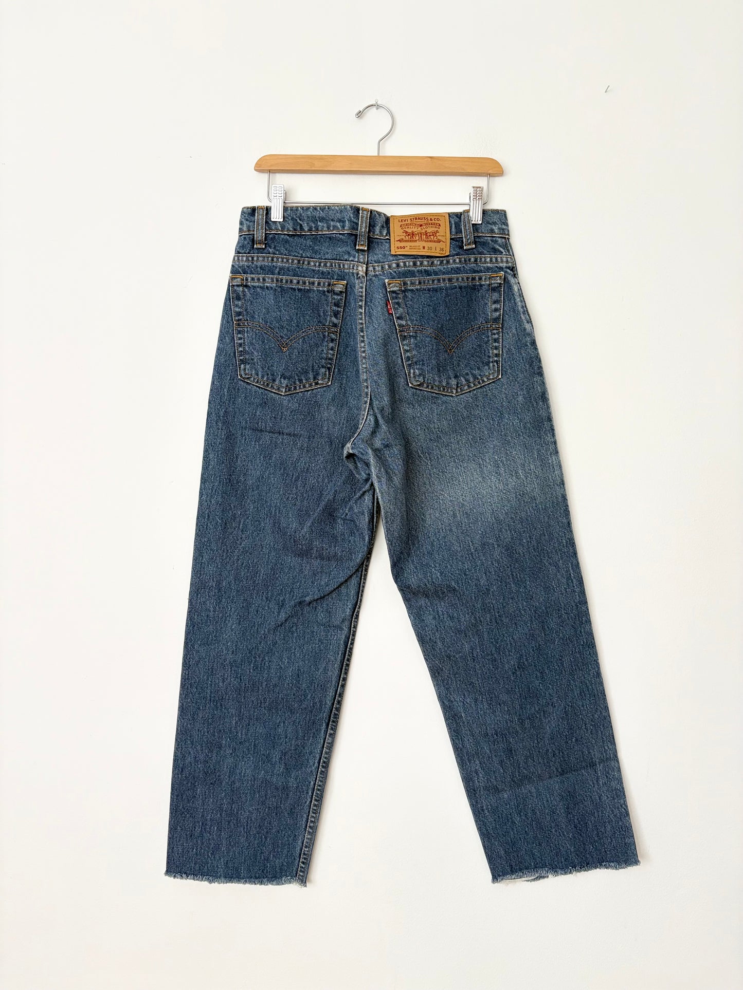 Vintage Levis 550 straight leg jeans W28