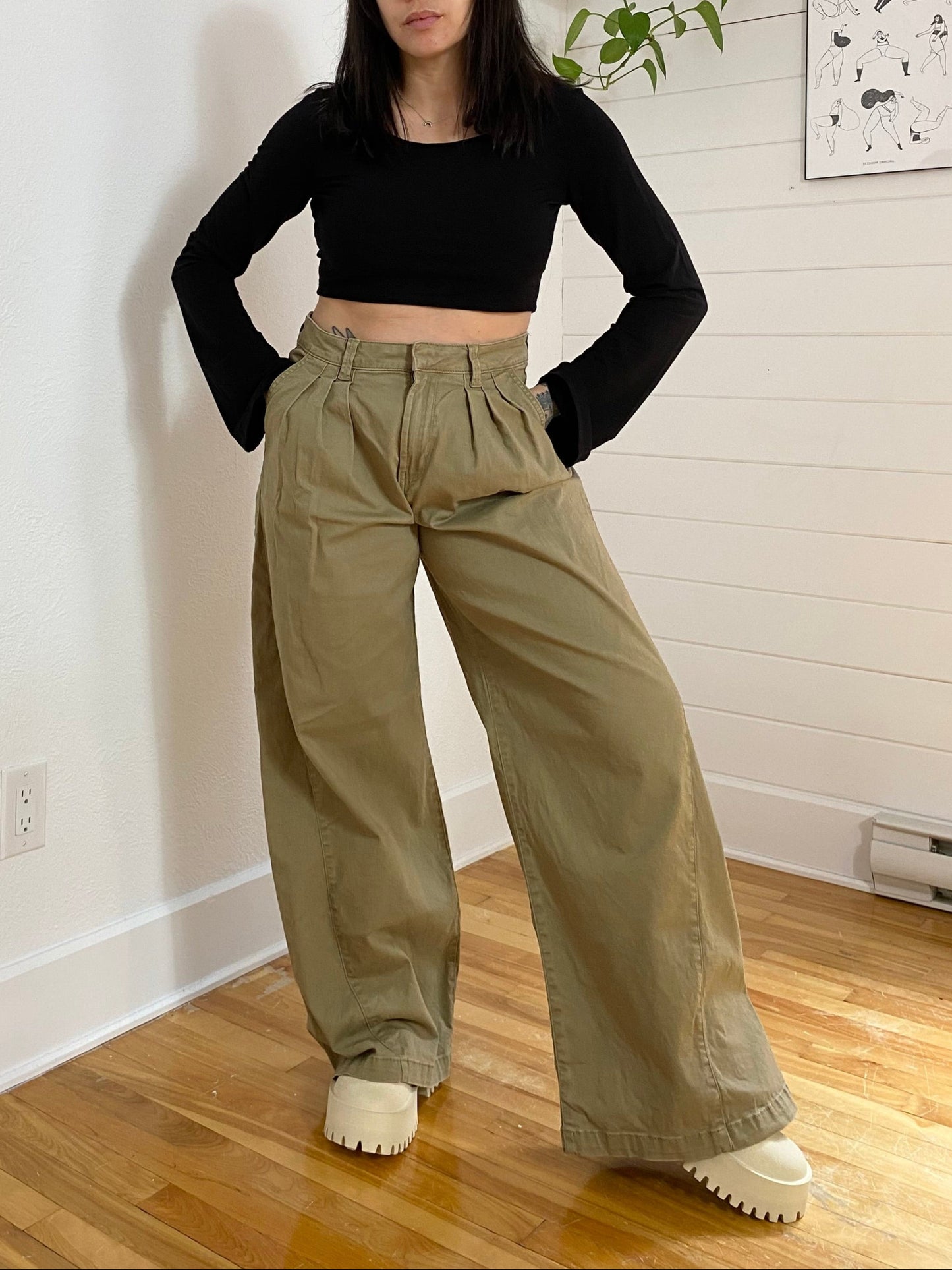 Reformation tencel crop long sleeve Medium