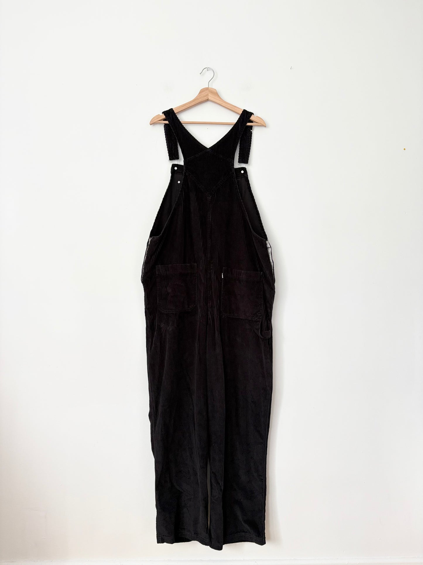 Levis silvertab black corduroy overalls L/XL