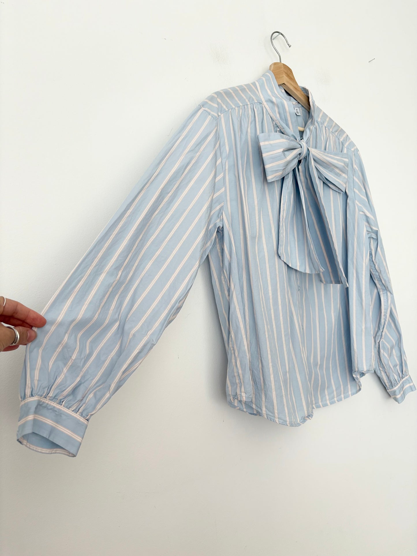 & Other stories Lavallière neck blouse M/L