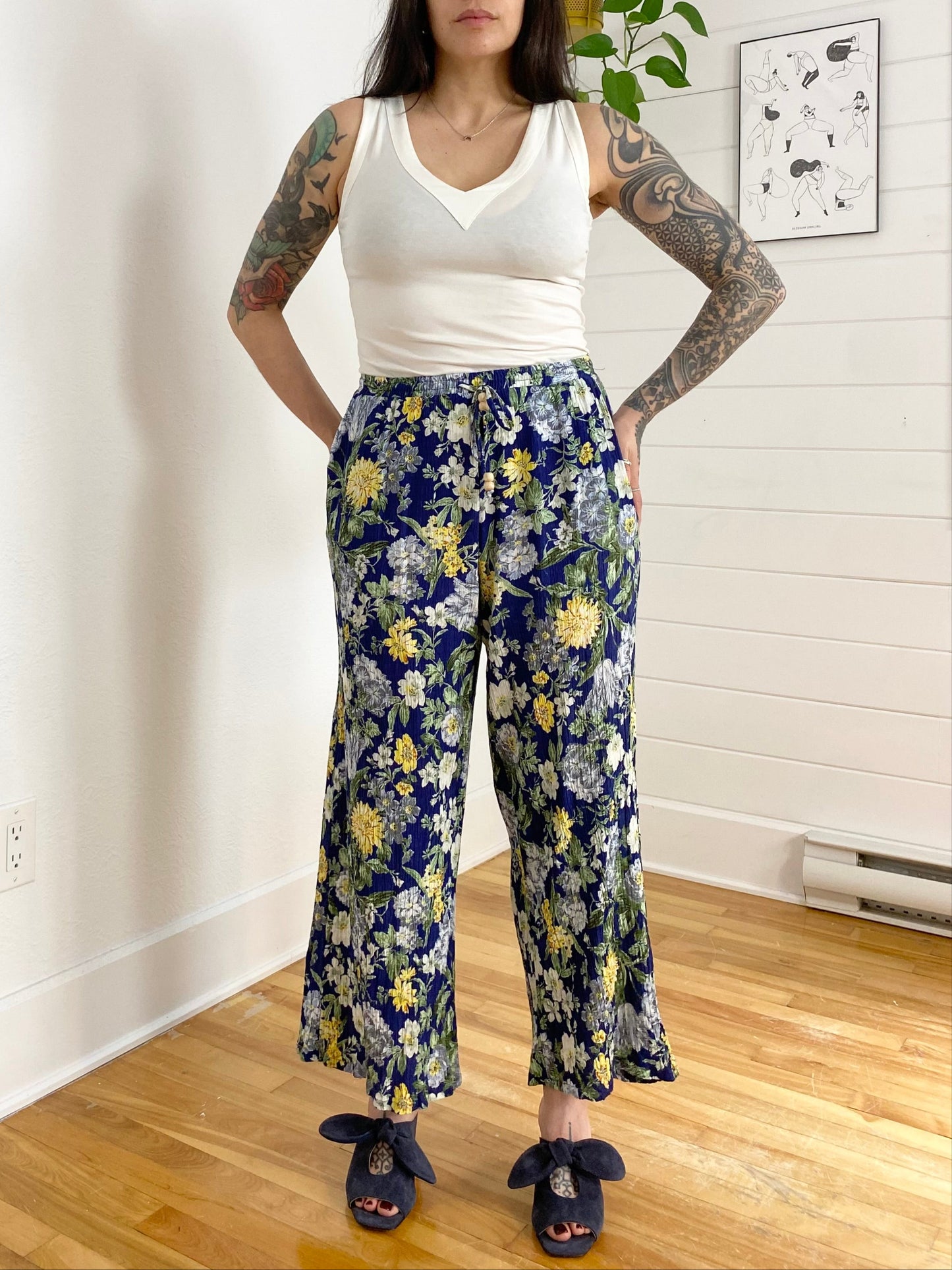 Rachel Roy crinkled floral wide leg pants Large