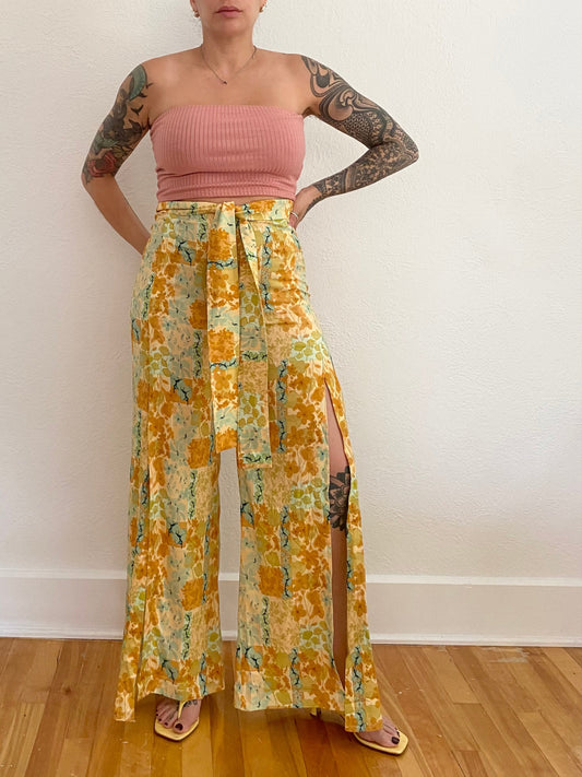 Pantalon SHORE Bella à fleurs délavées *Plusieurs tailles*