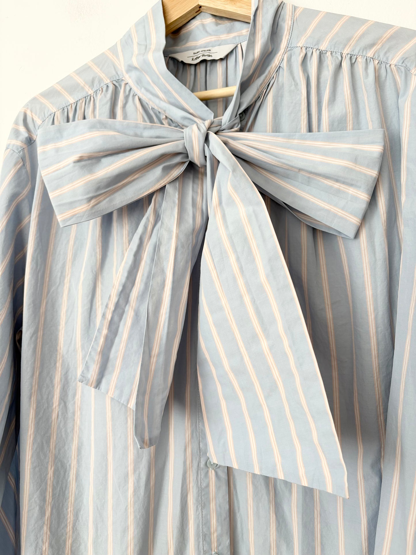 & Other stories Lavallière neck blouse M/L