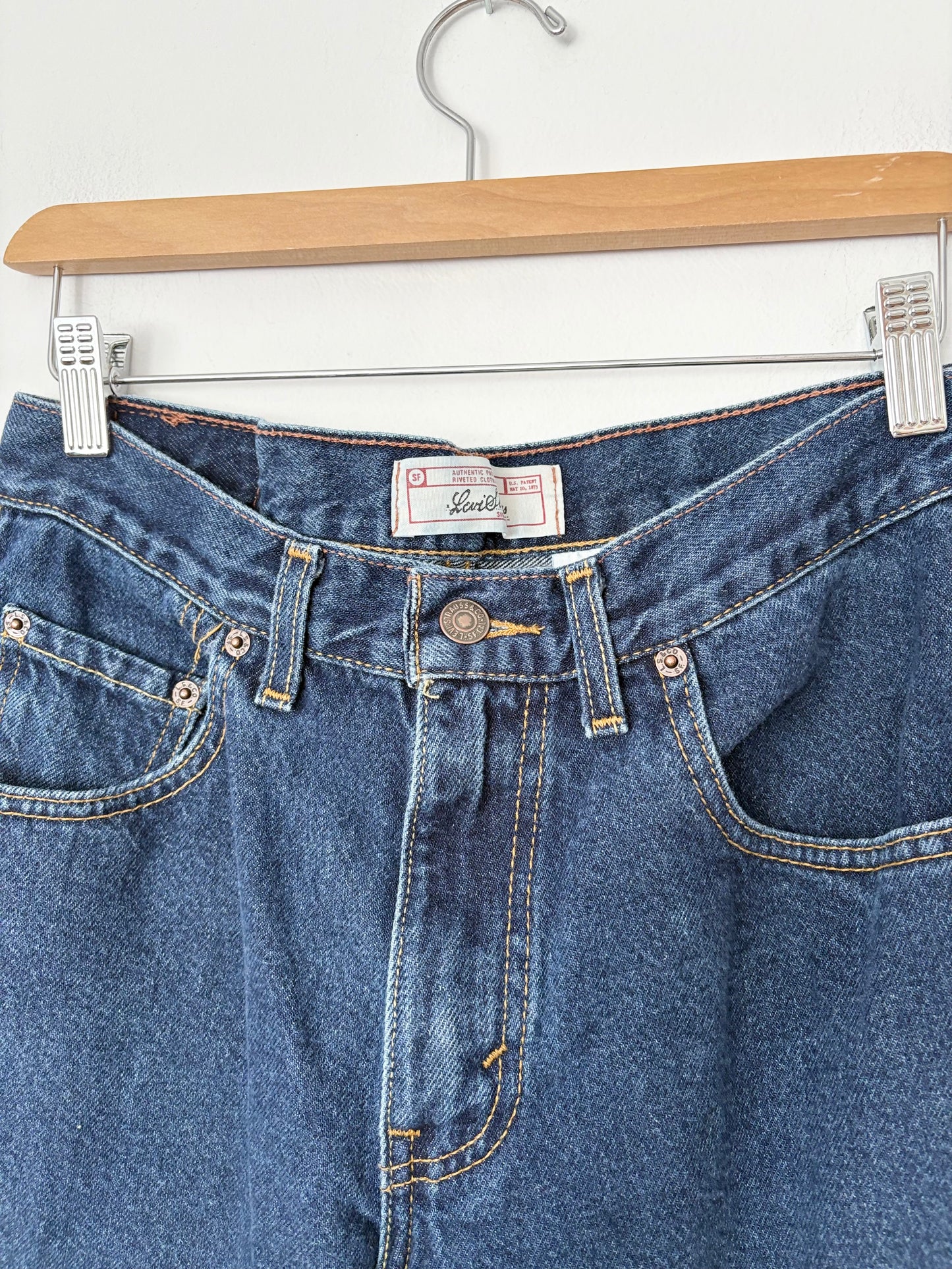 Vintage Levis wide leg jeans W28/29