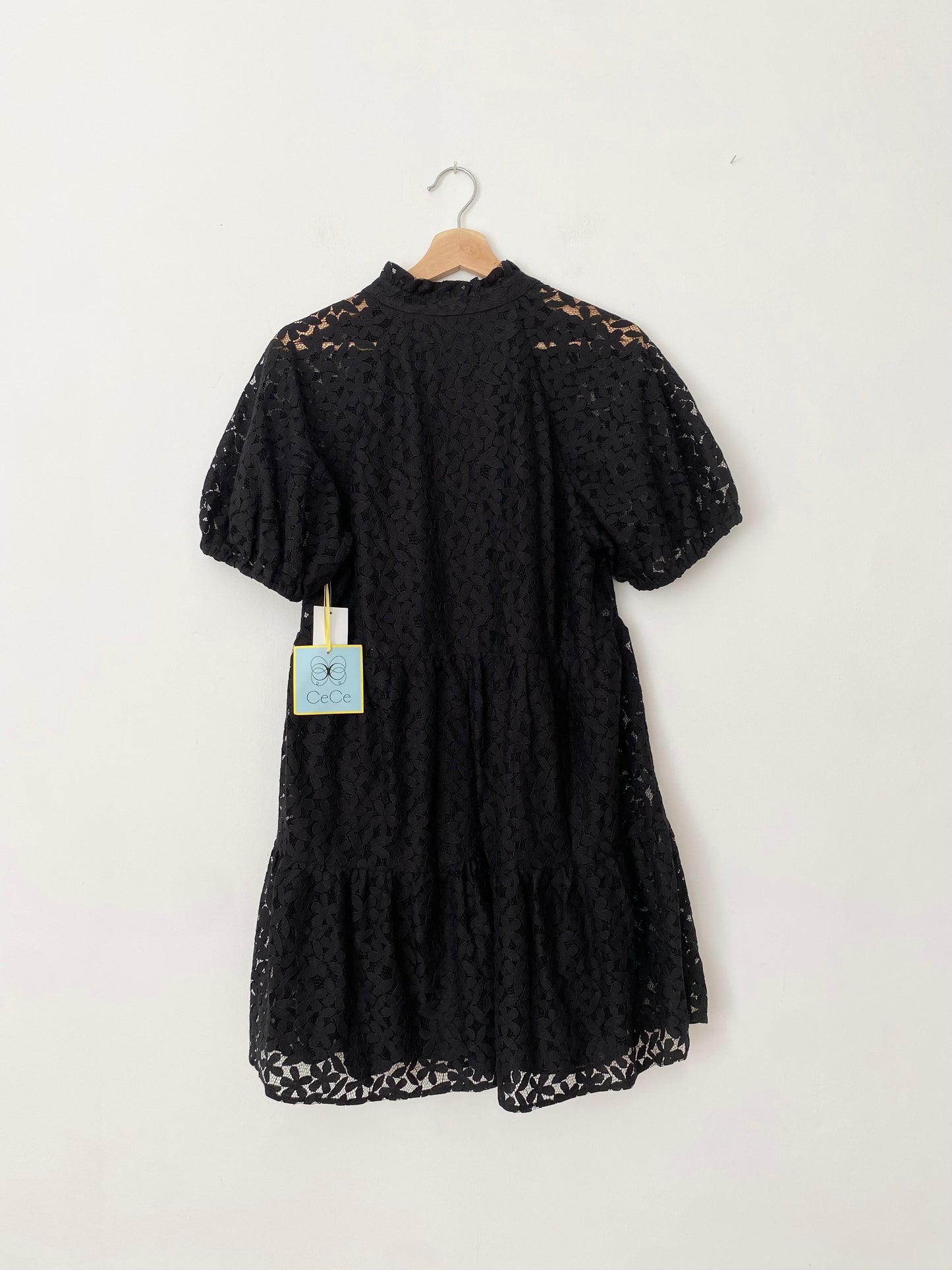 Mini-robe babydoll en dentelle Cece Medium