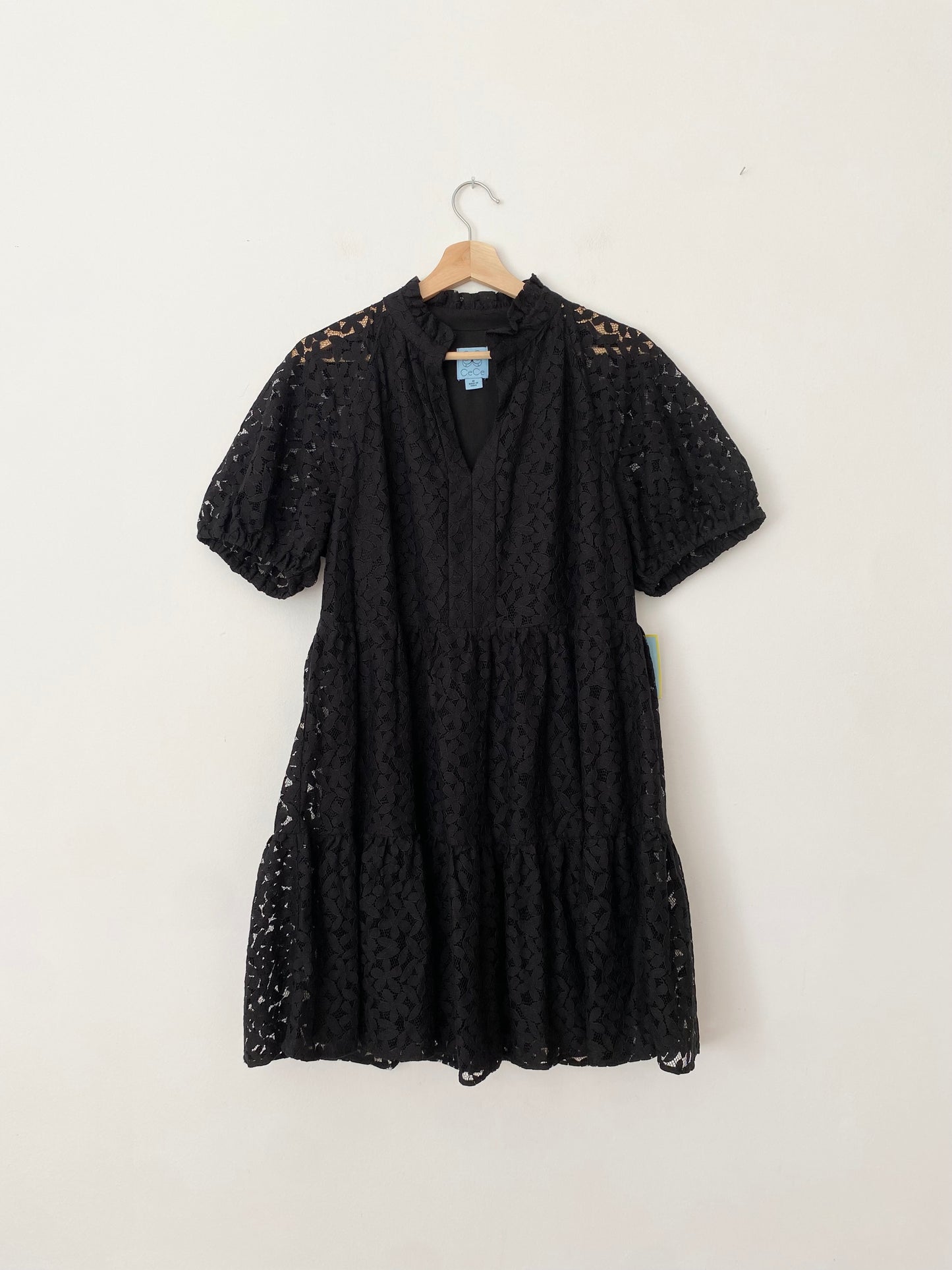 Mini-robe babydoll en dentelle Cece Medium