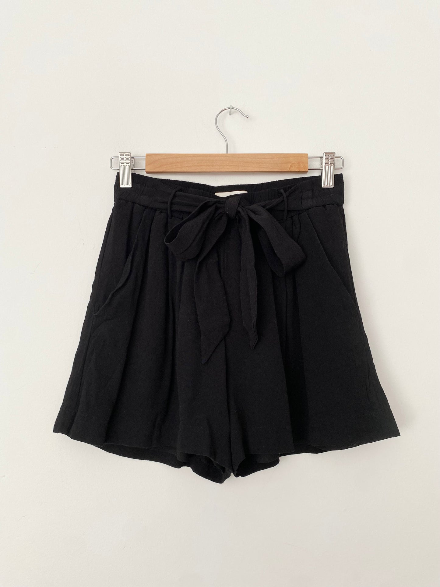 Short fluide à taille nouée Wilfred Small
