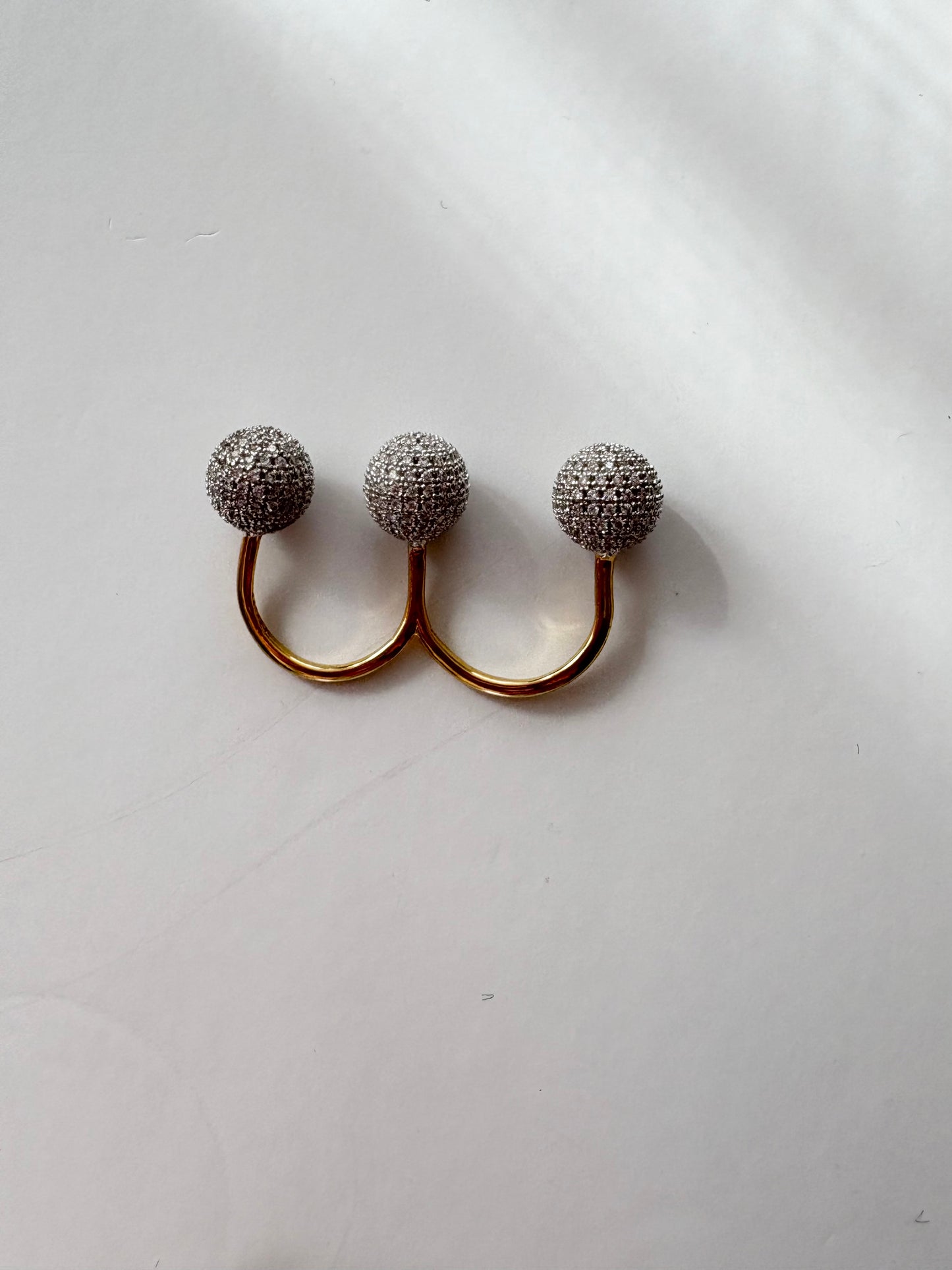 Noir NYC Cassandra double finger ring