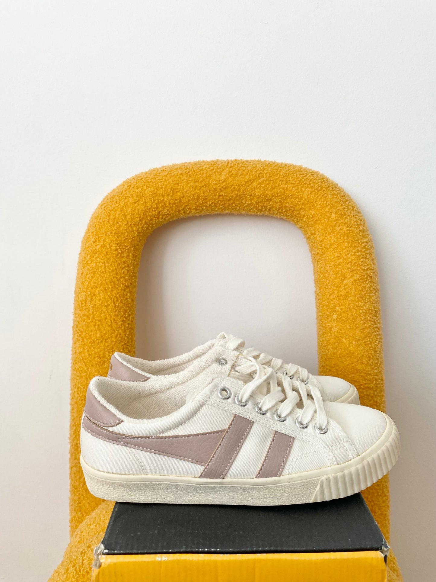 Gola Tennis Mark Cox sneakers in off white blossom EUR36