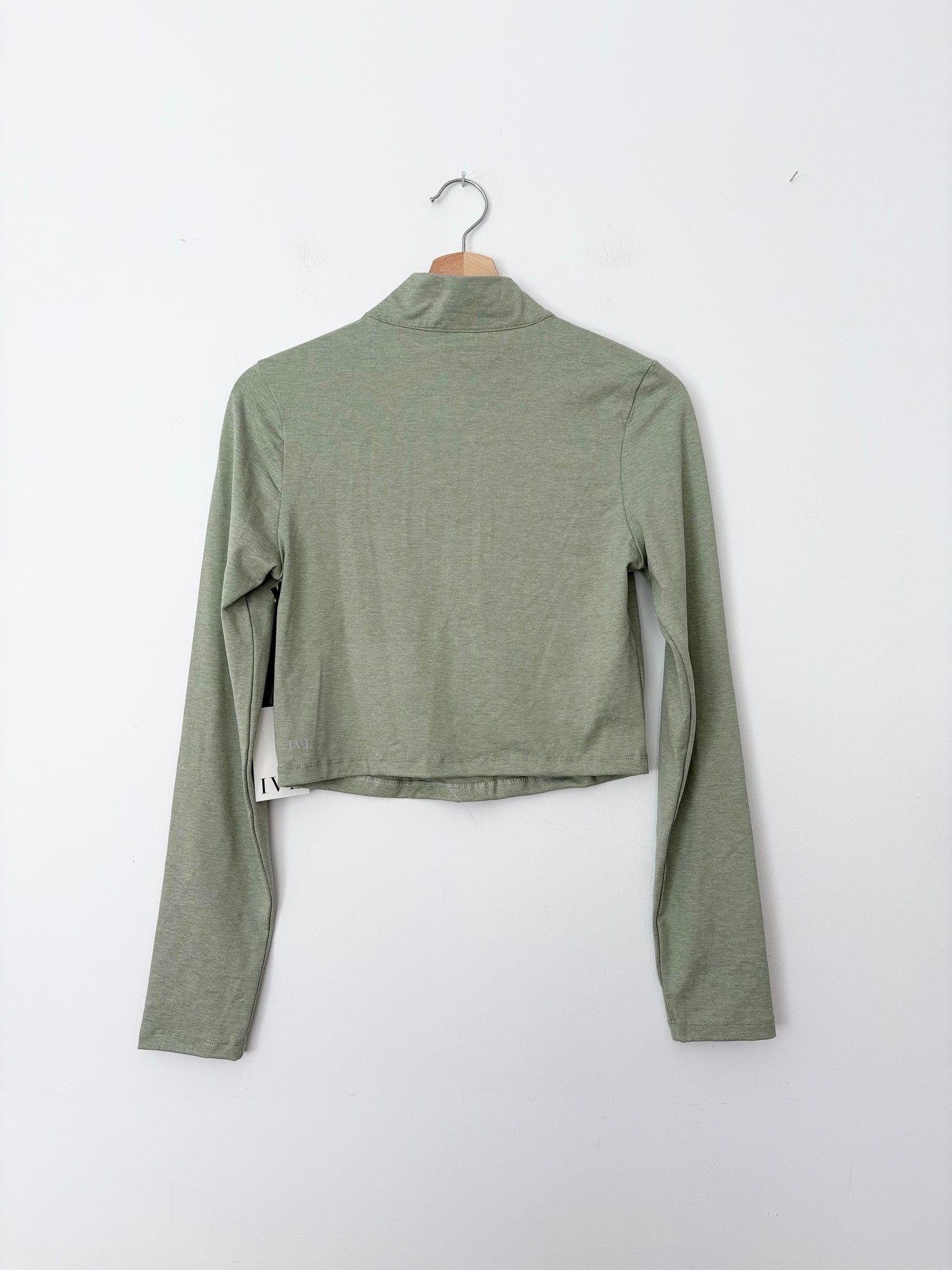 IVL Collective cropped 1/2 Zip pullover Medium