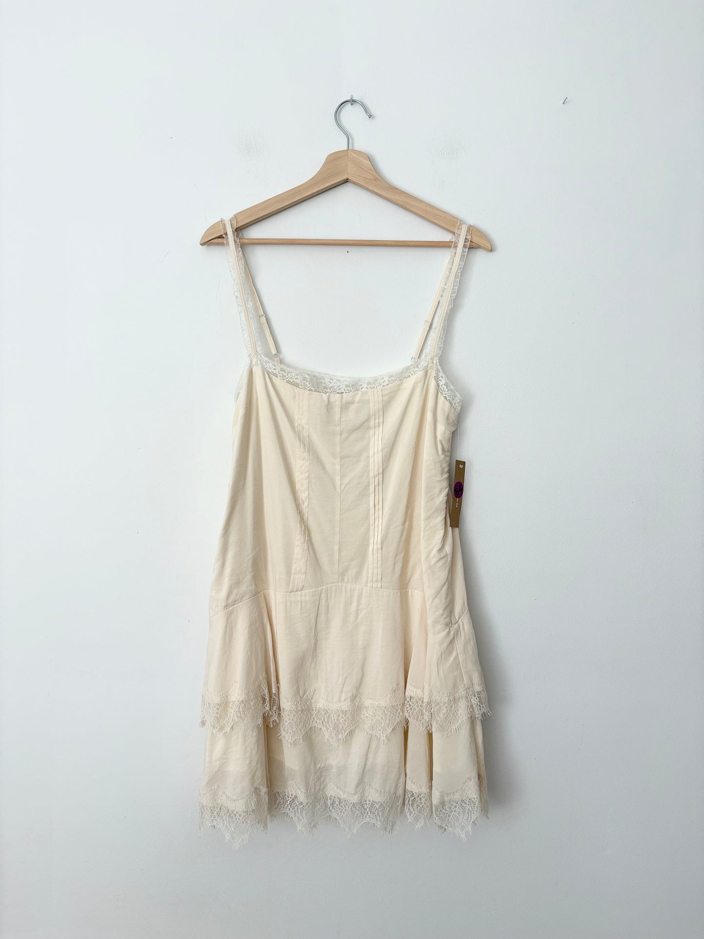 Robe nuisette en coton à volants et dentelle Kourt Armanii Medium