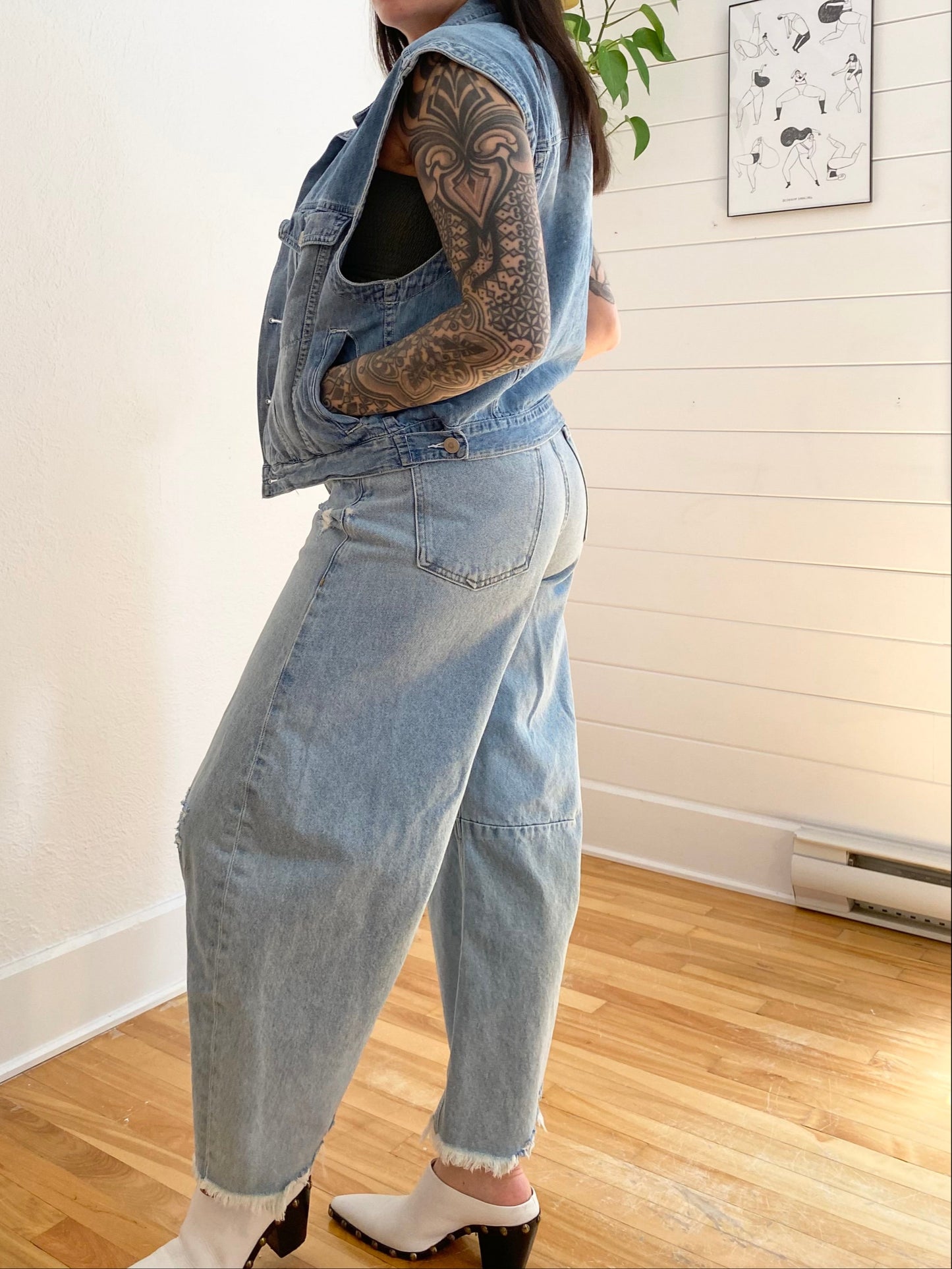 Vintage sleeveless denim jacket Large
