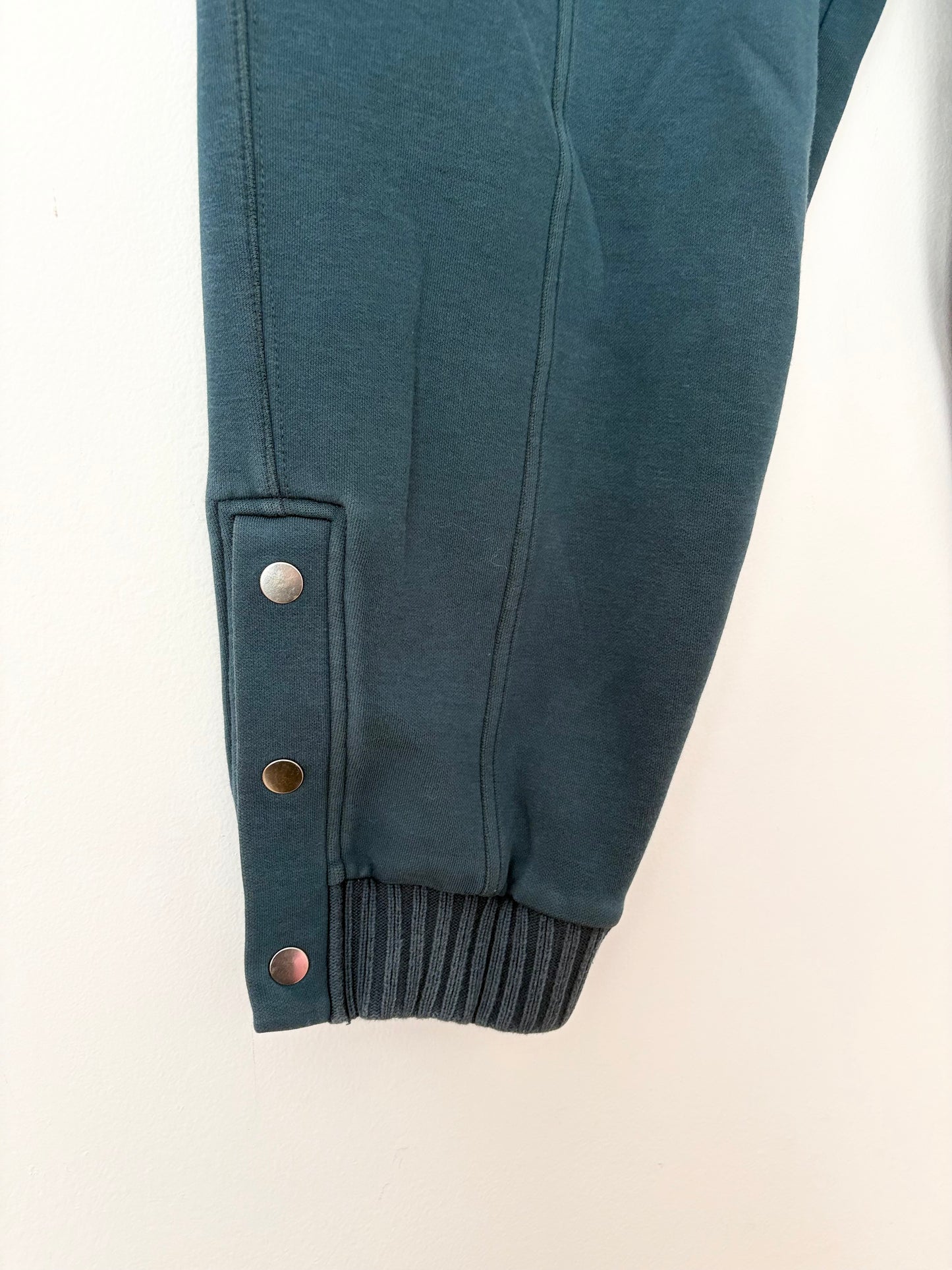 Anthropologie Saturday Sunday Dylan cropped joggers Large