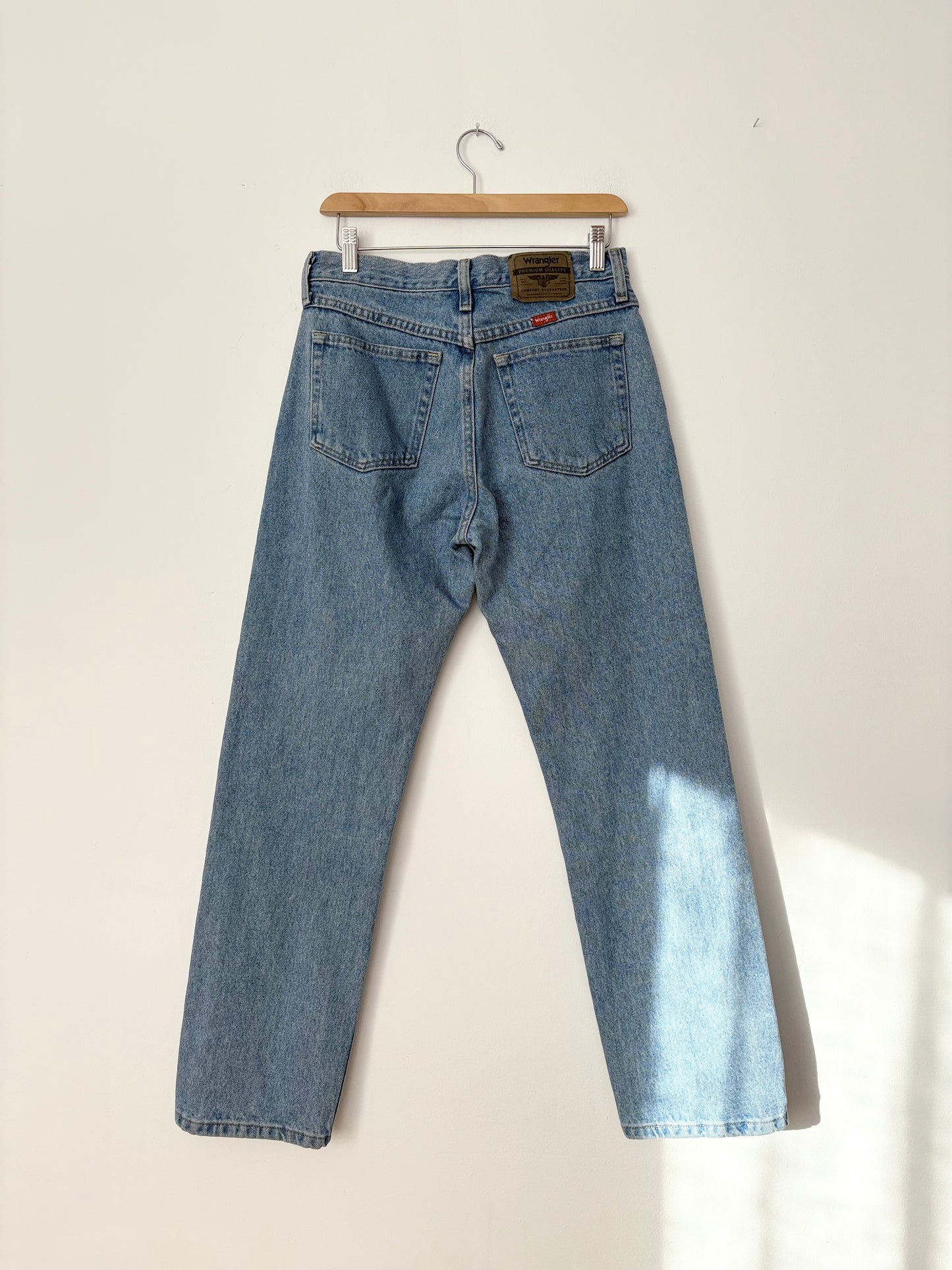 Vintage Wrangler mid rise straight leg jeans W26