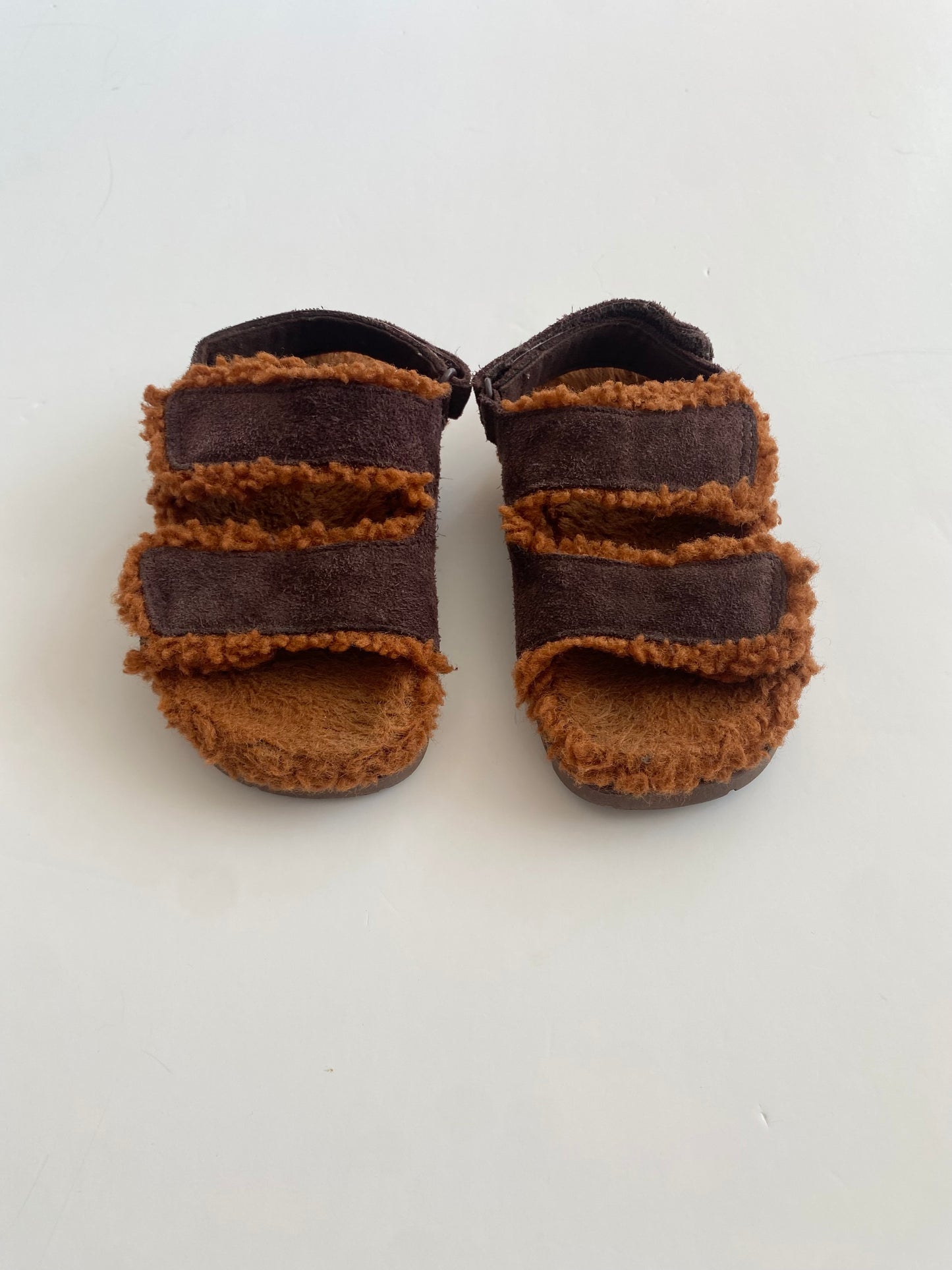 Zara sherpa lined velcro sandals US7