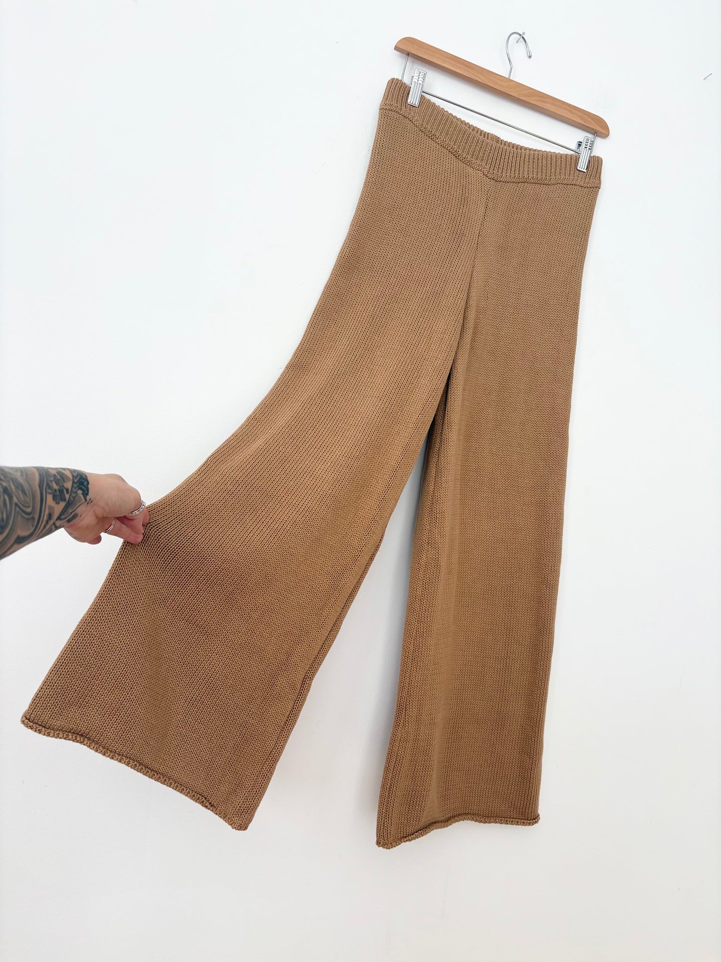 The simple folk wide leg knit trousers *Multiple sizes*