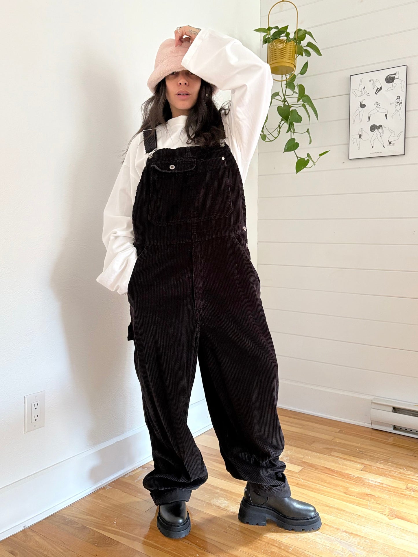 Levis silvertab black corduroy overalls L/XL