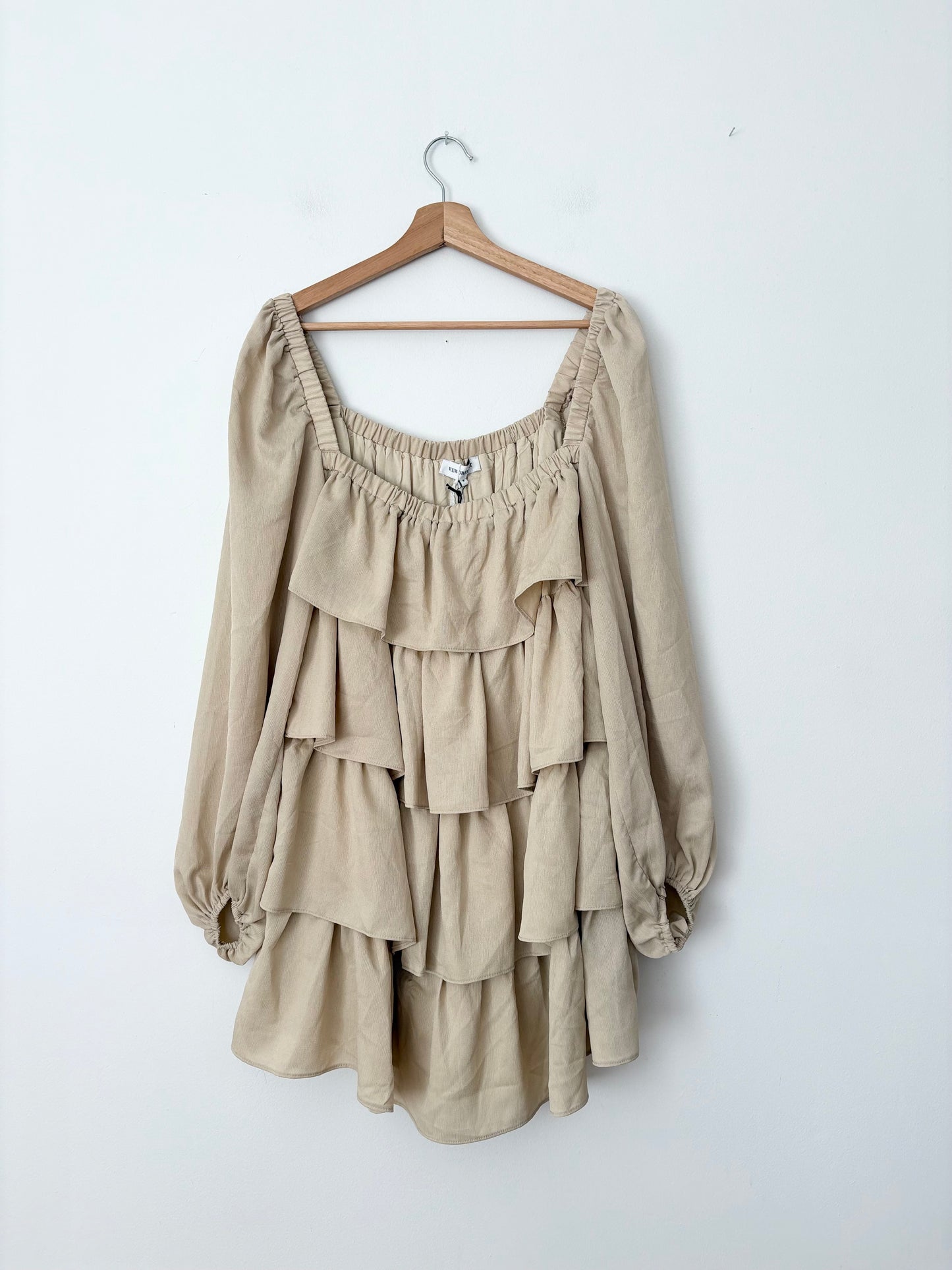 Robe à manches longues et col carré à volants Weworewhat M/L