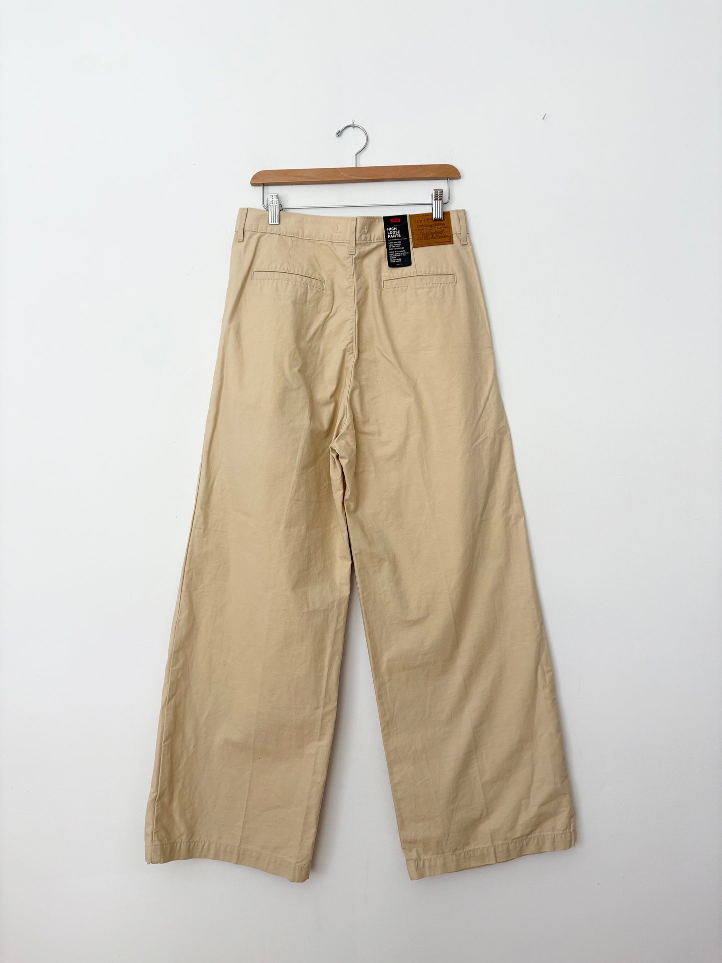 Levis high loose wide leg pants W29