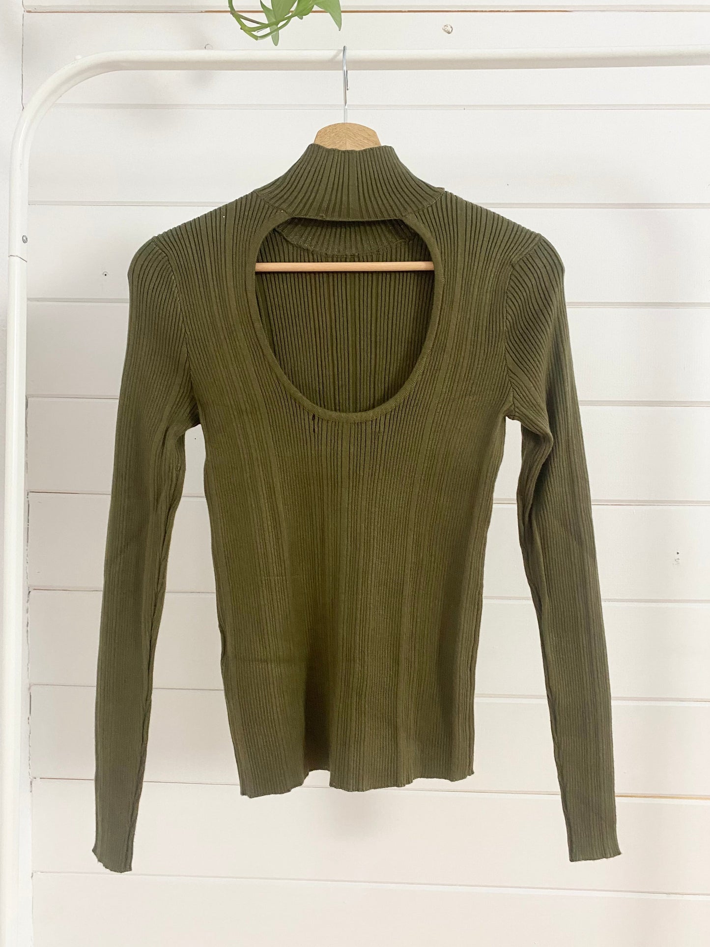 Vero Moda keyhole back turtleneck Medium
