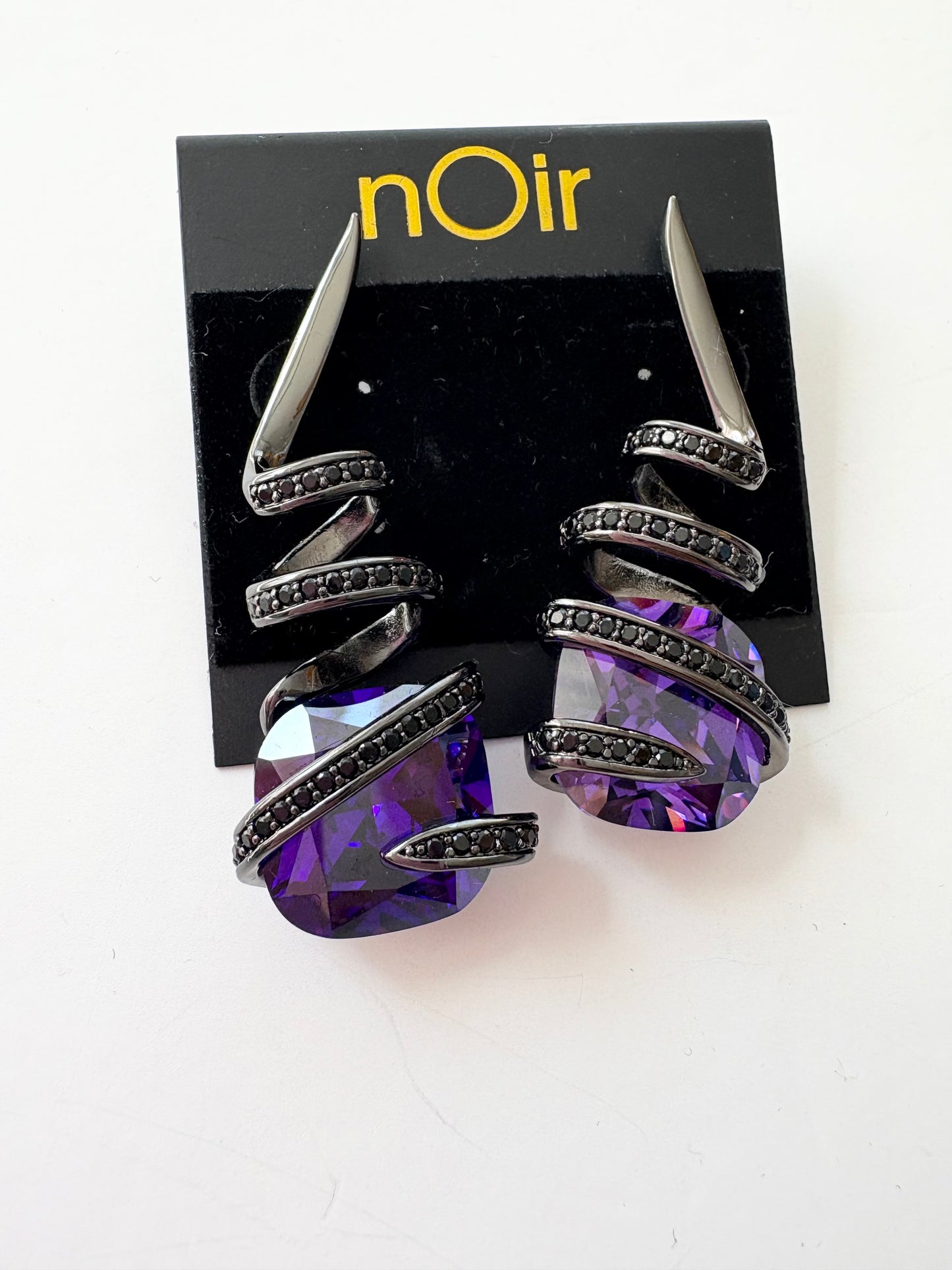 Noir NYC Leza spiral hugging earrings