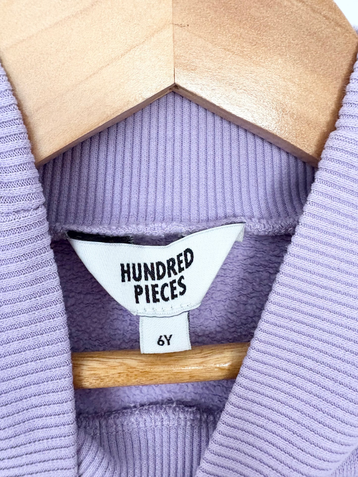 Hundred pieces mockneck sweater 5/6Y