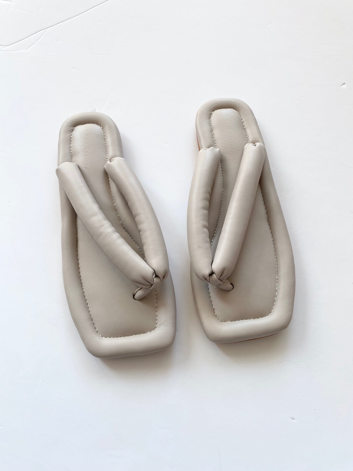 Elfin Atelier puff thong sandals EUR37