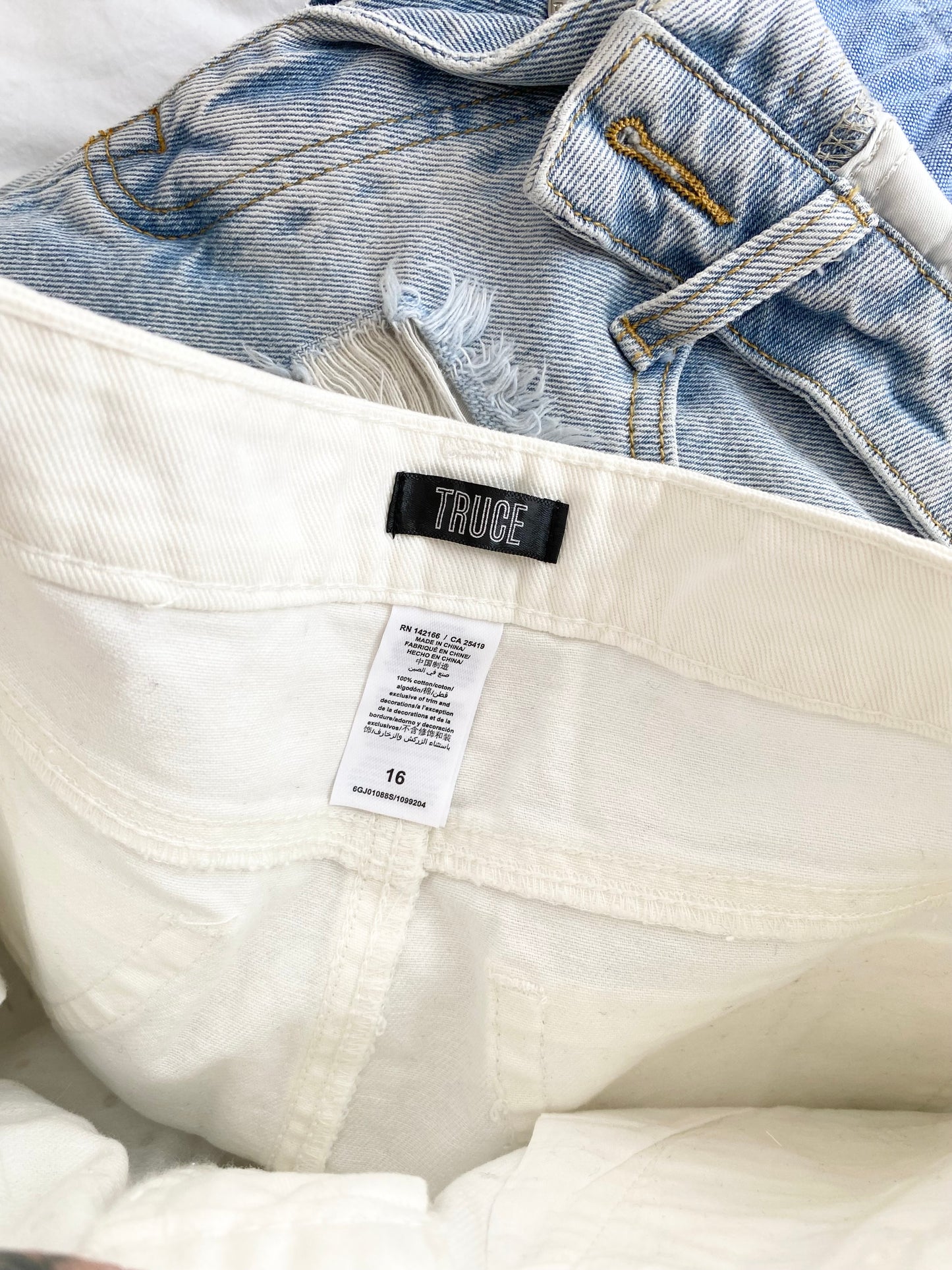 Truce studded denim shorts W27