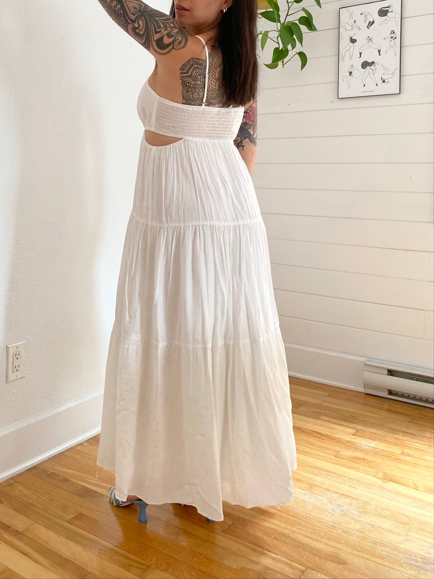 And now this cut out maxi dress Small
