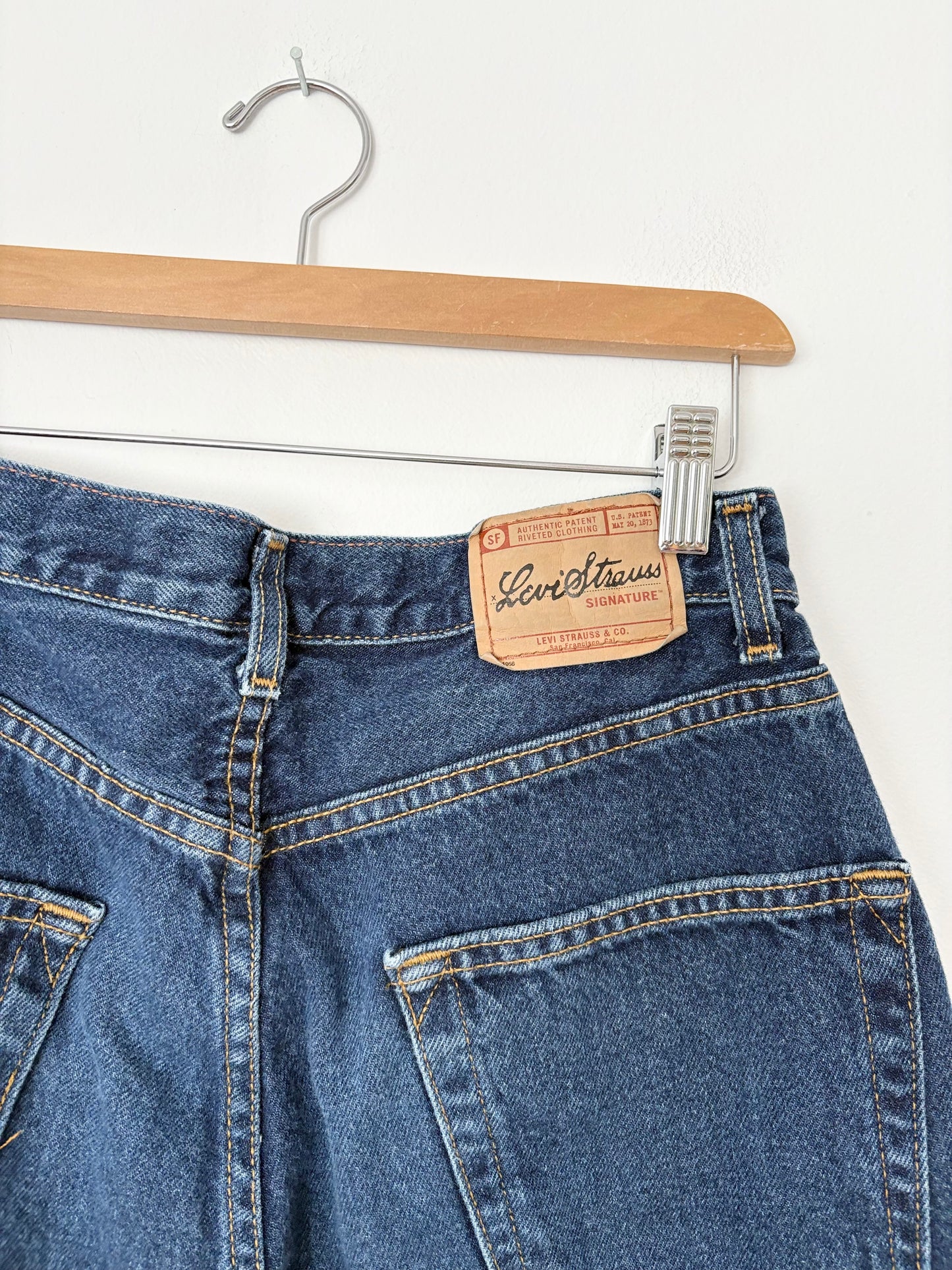 Vintage Levis wide leg jeans W28/29