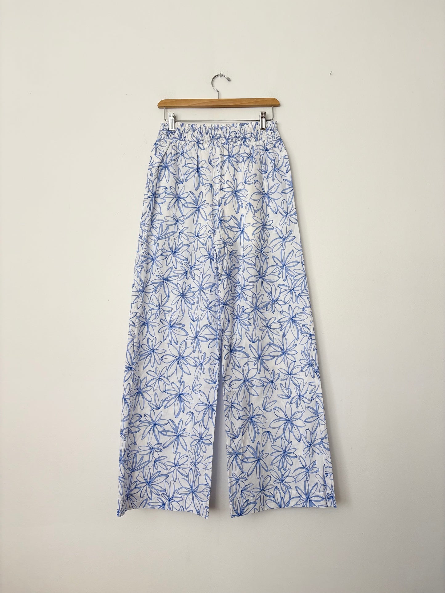 NIA wide leg floral pants Medium