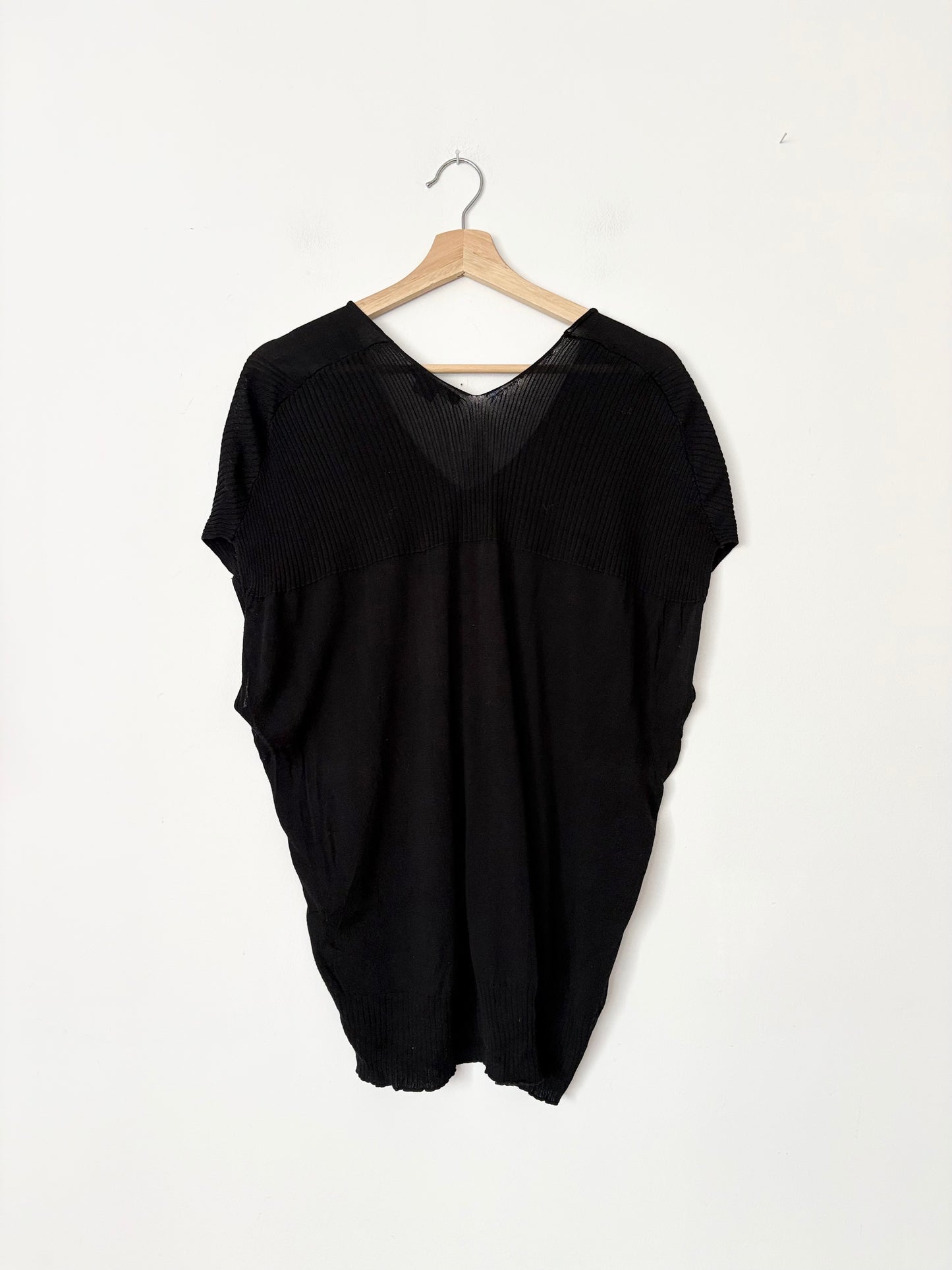 Vince ribbed v neck top Medium