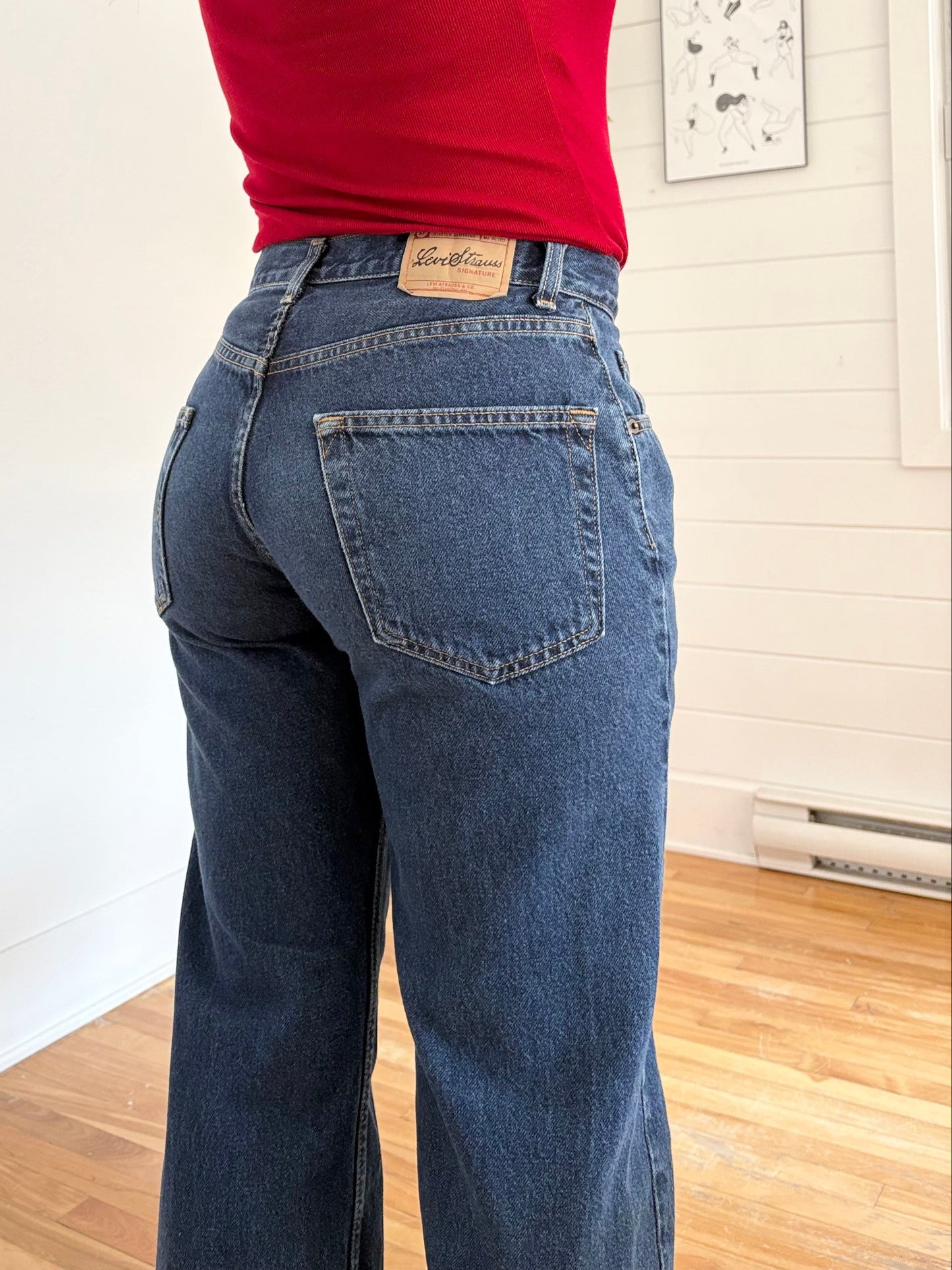 Vintage Levis wide leg jeans W28/29