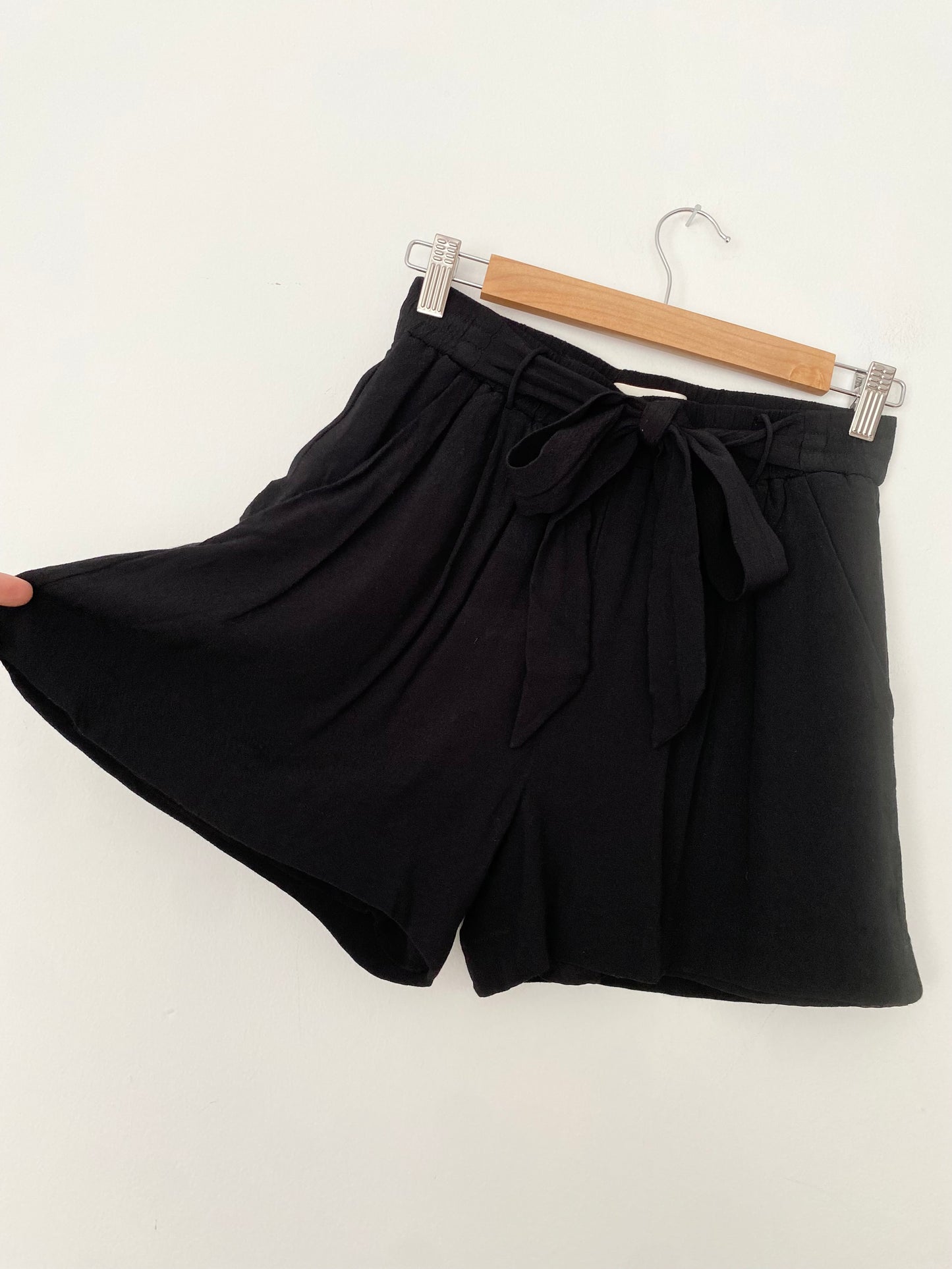Short fluide à taille nouée Wilfred Small