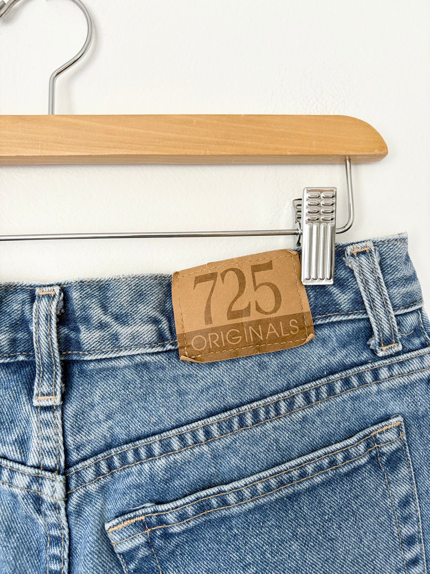 Vintage 725 originals high waisted jeans W28