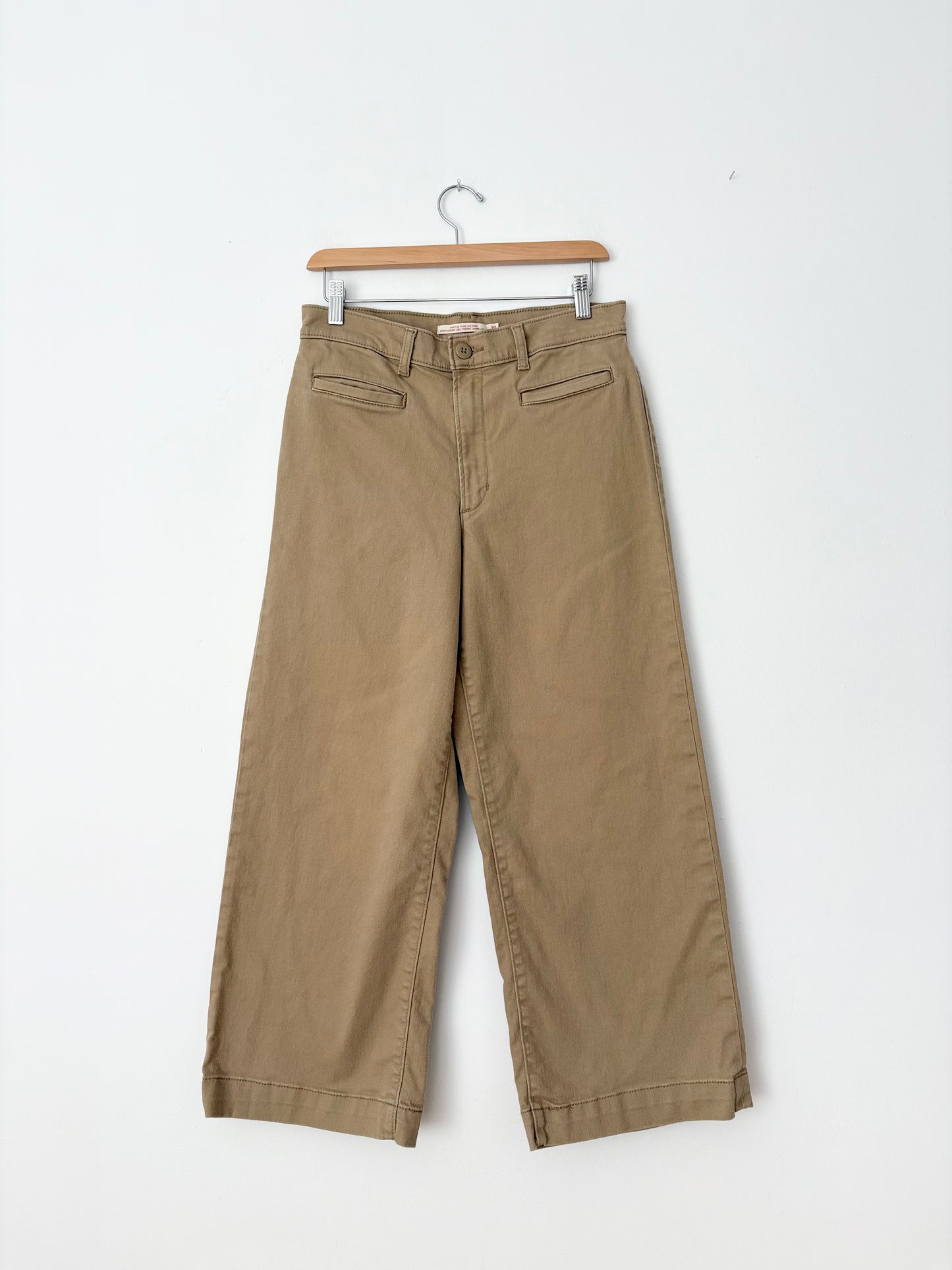Levis ribcage wide leg crop W29