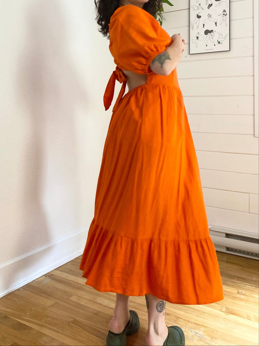 Robe à manches bouffantes et dos ouvert Whowhatwear Medium