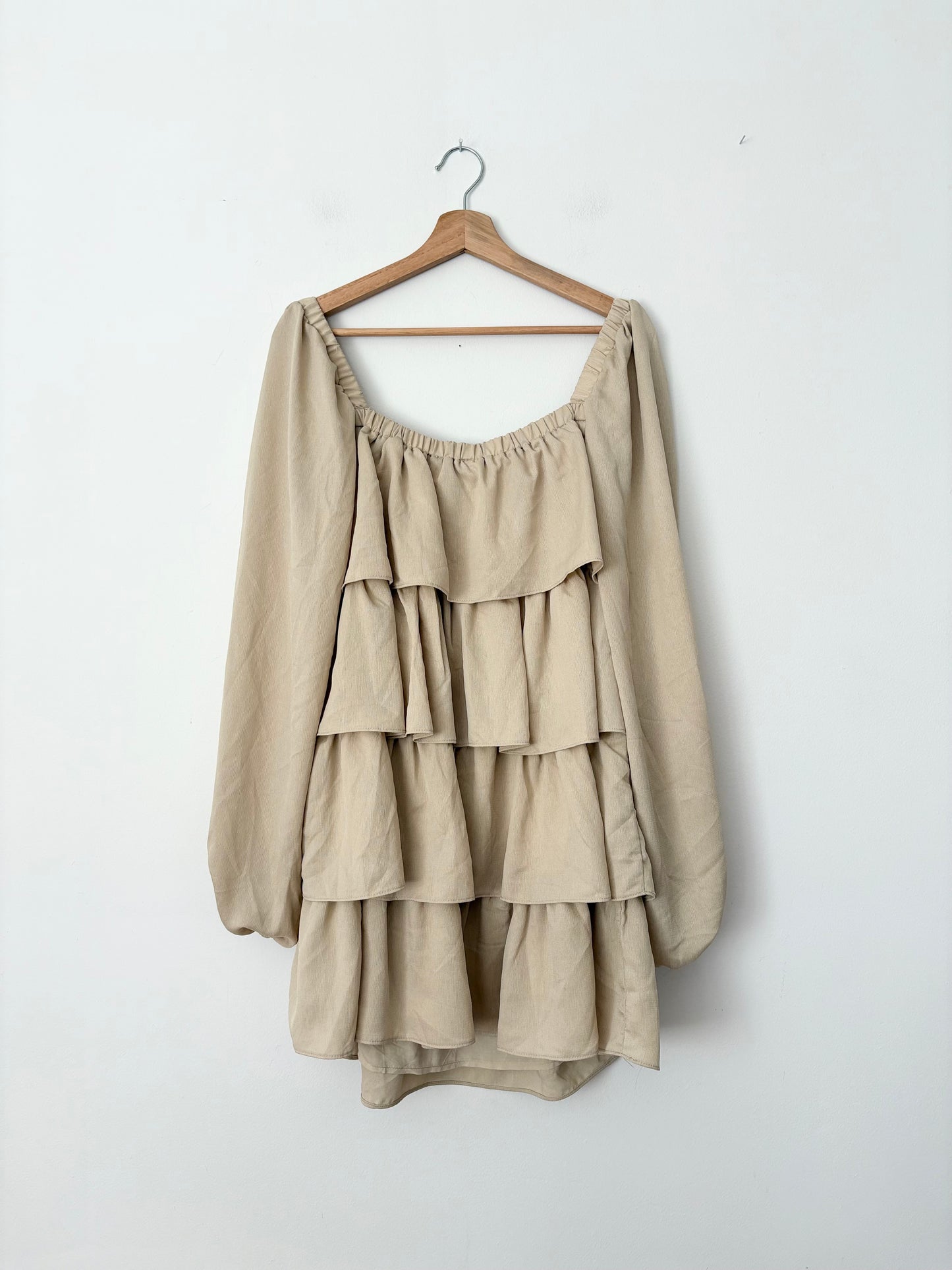 Robe à manches longues et col carré à volants Weworewhat M/L
