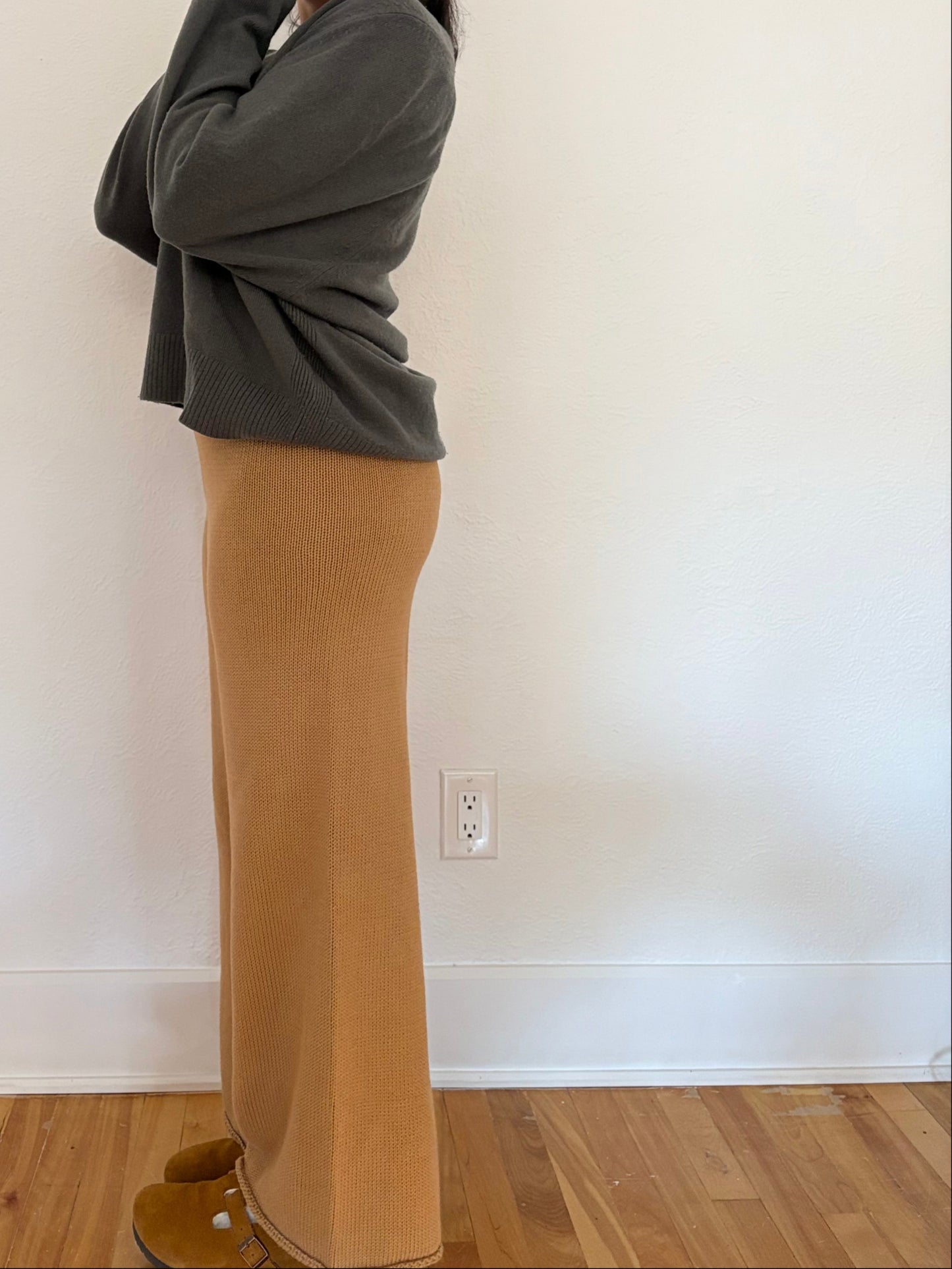 The simple folk wide leg knit trousers *Multiple sizes*