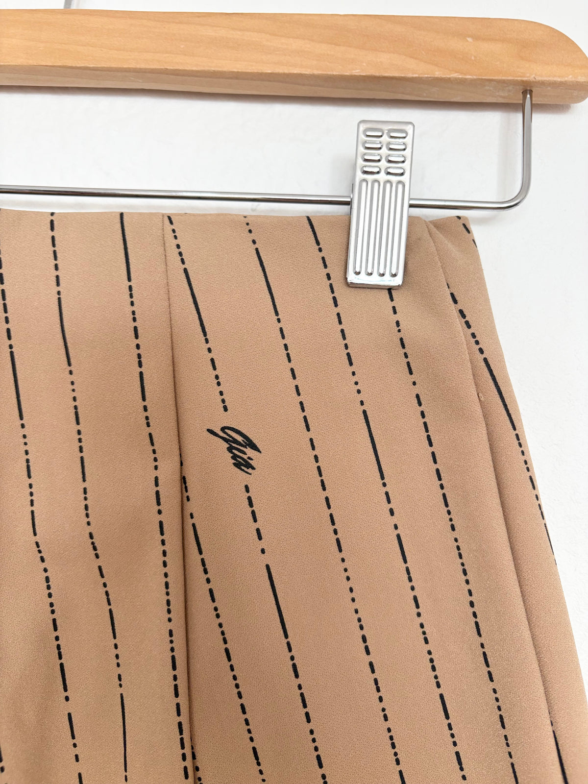 I.AM.GIA Dominique tan pinstripe pants XS/S