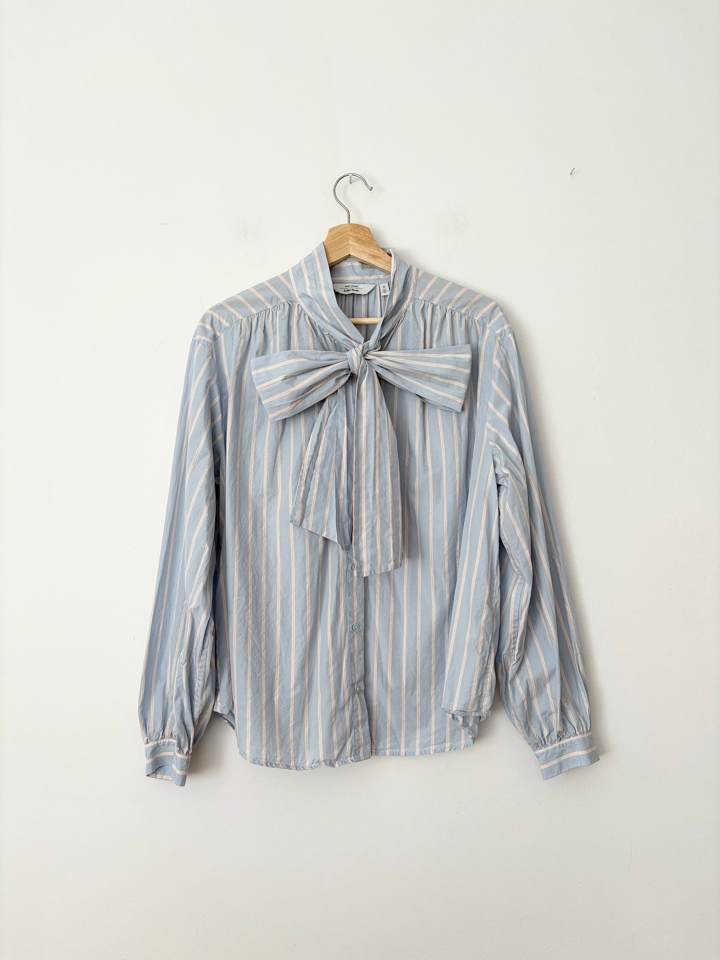 & Other stories Lavallière neck blouse M/L