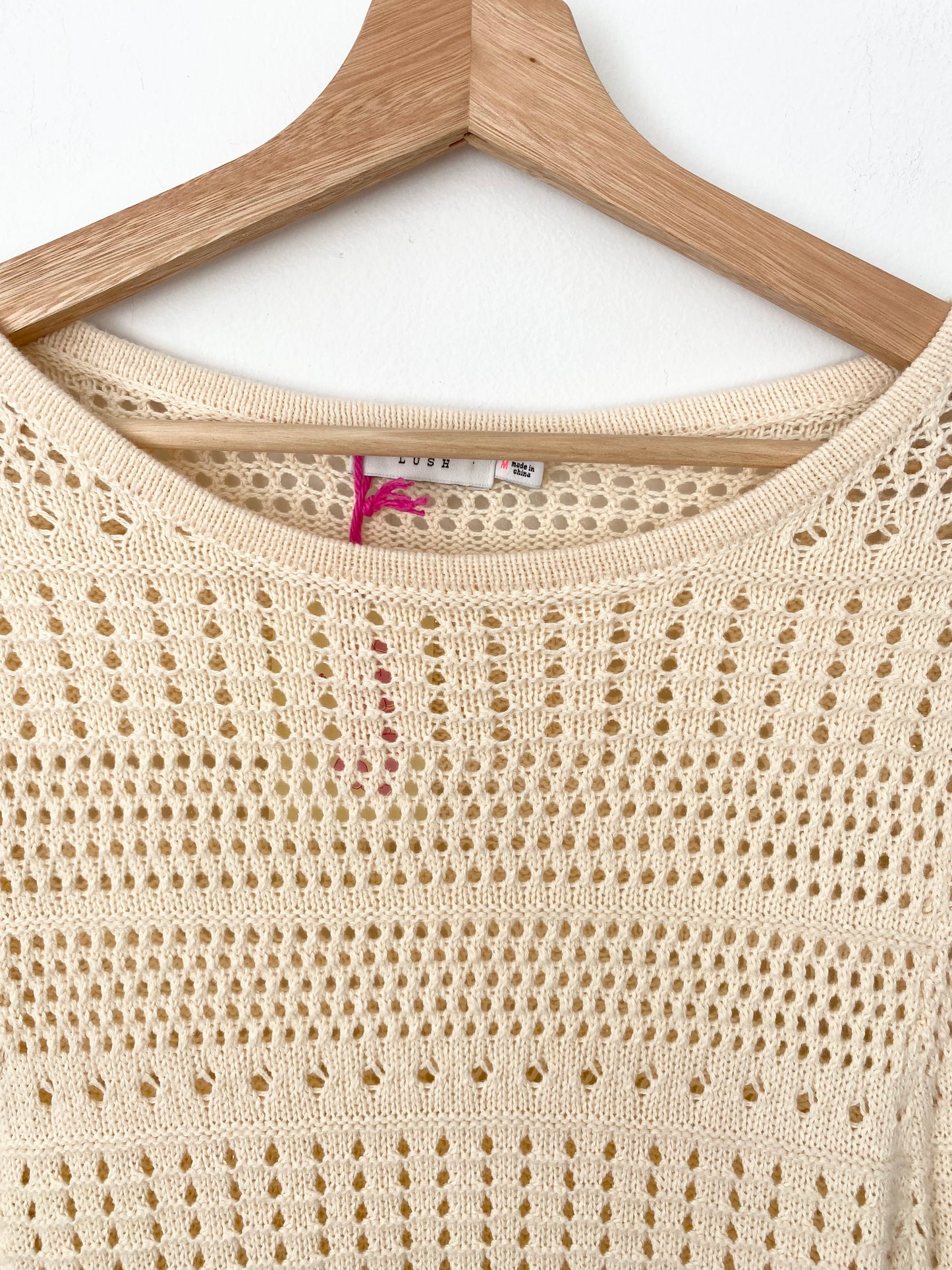 Robe en crochet à manches cloches luxuriantes Medium
