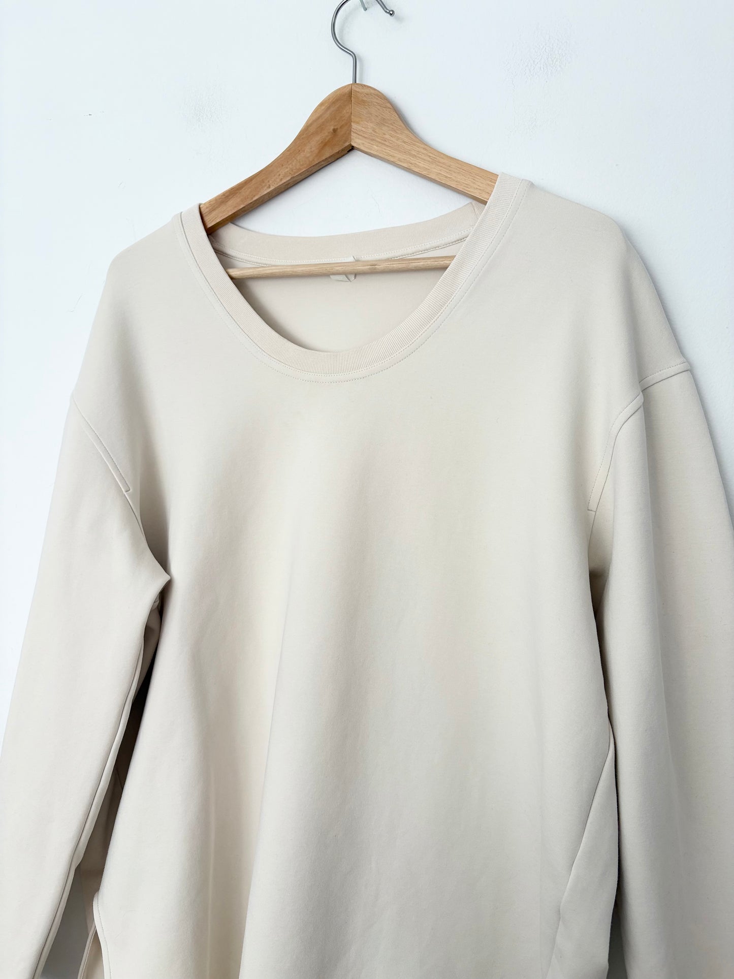 Arket round hemline crewneck sweater M/L