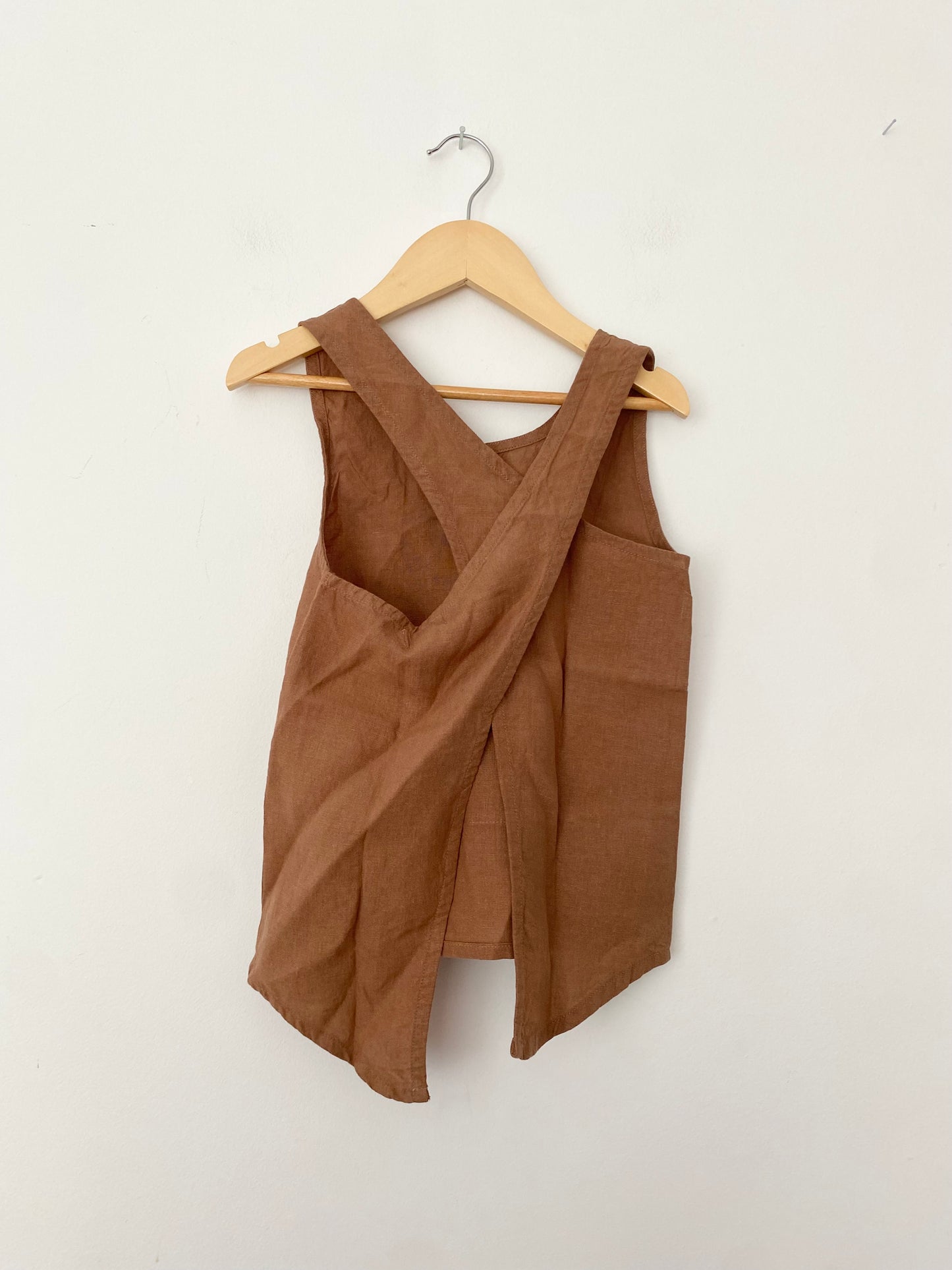 The simple folk linen apron 2/4Y