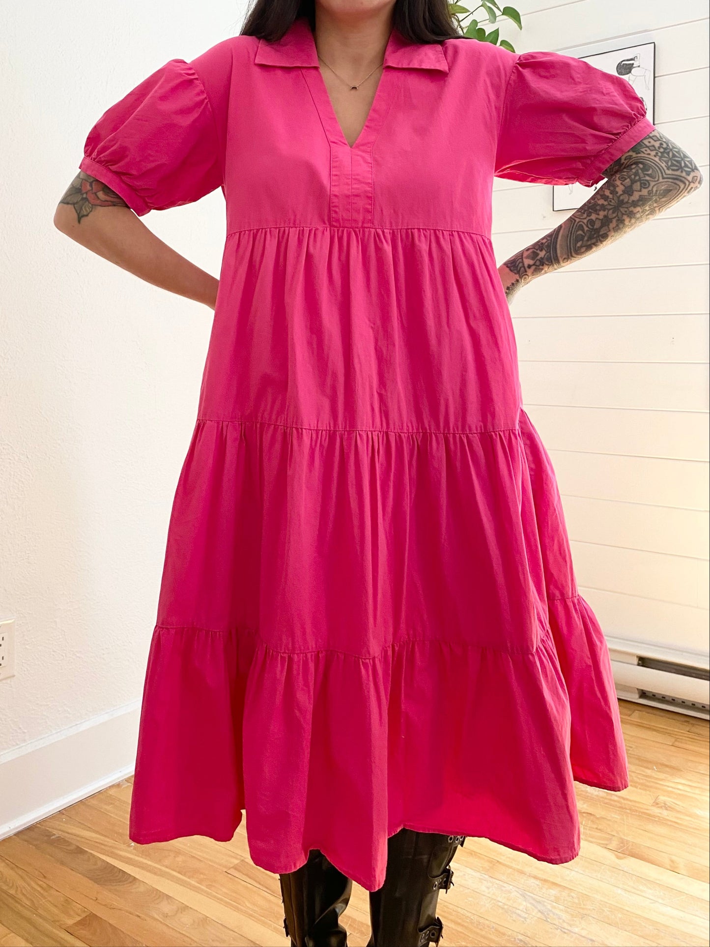 Robe à volants et manches bouffantes de la marque English Factory, taille M