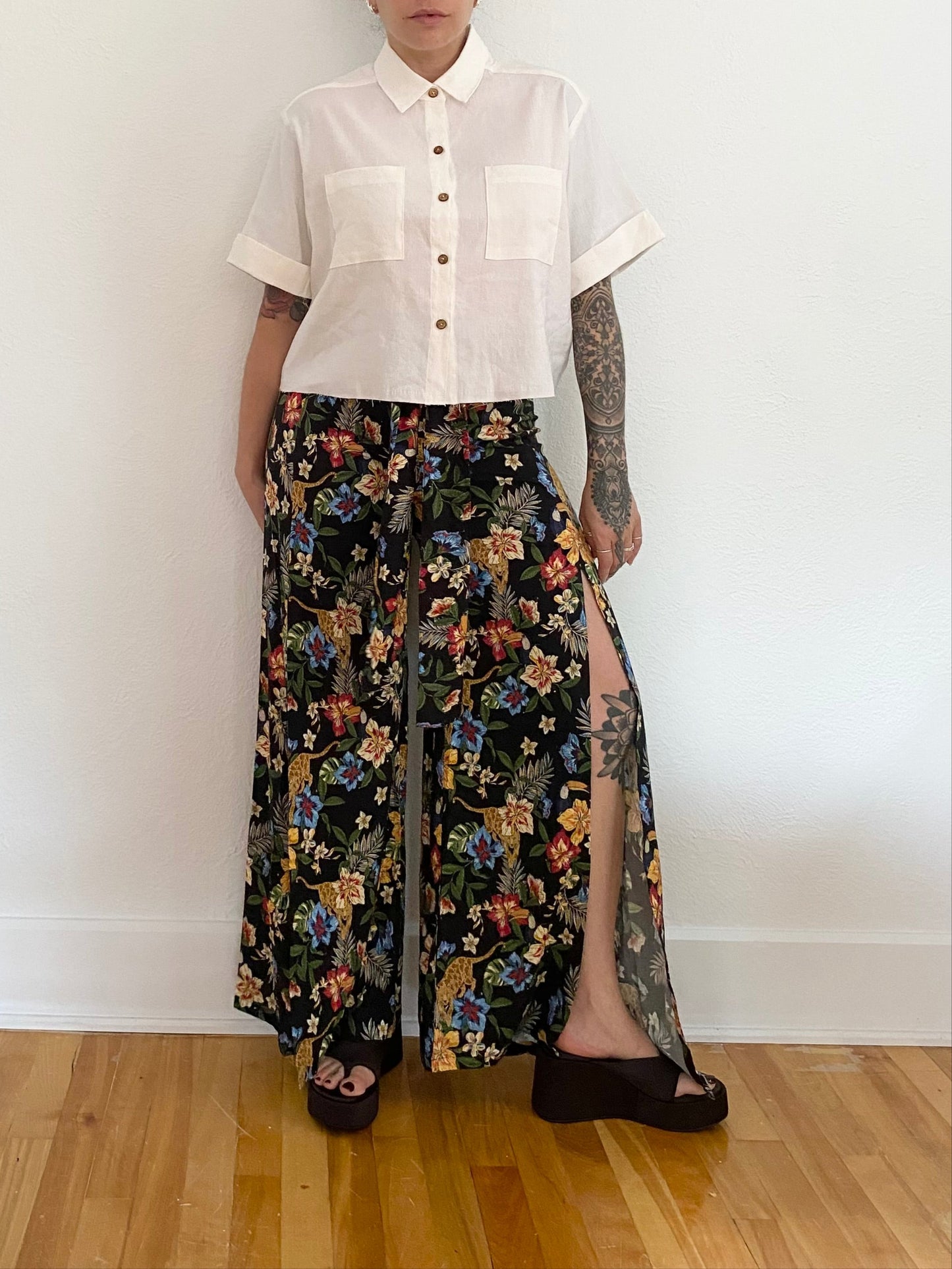 SHORE Bella pants in Prowling tropics Medium