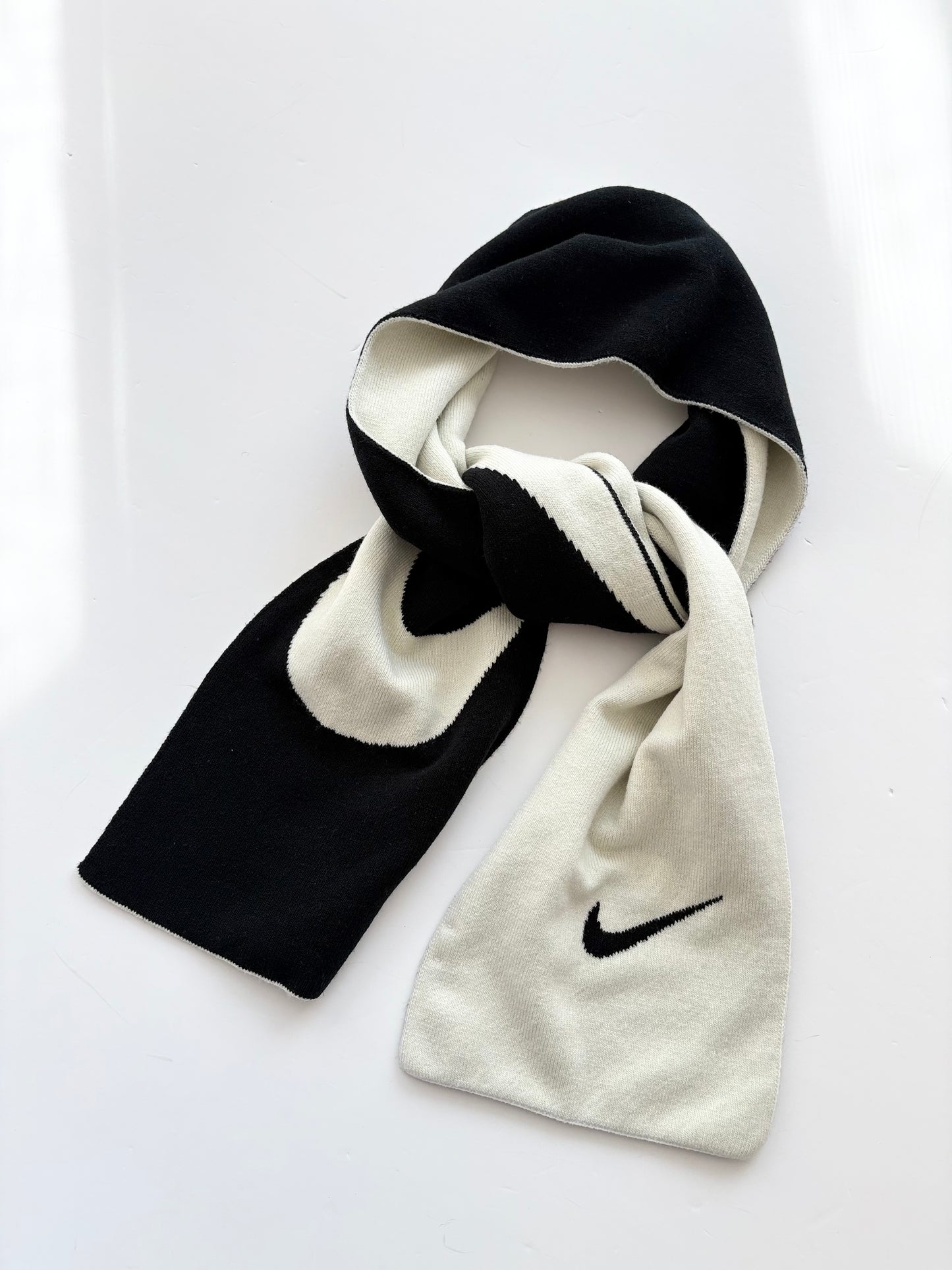 Nike swoosh reversible scarf O/S