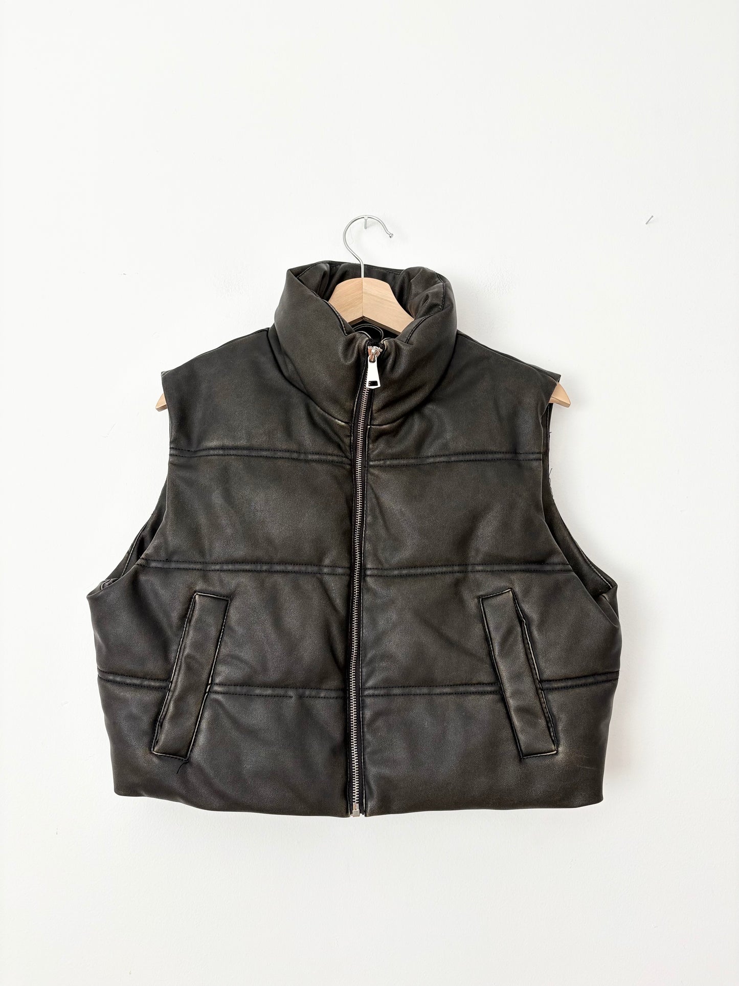Gilet court en similicuir matelassé Zara Medium