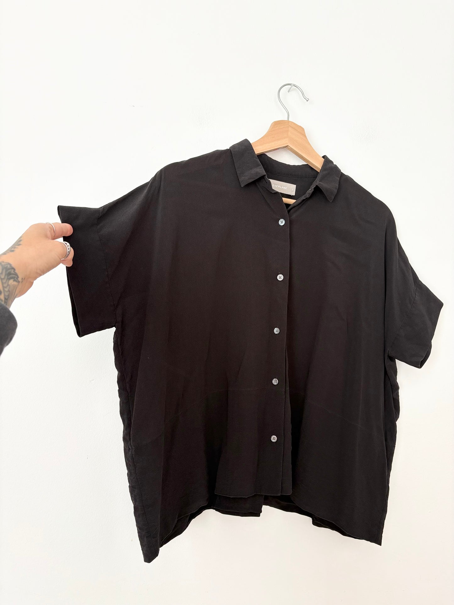 Everlane the silk boxy shirt S/M