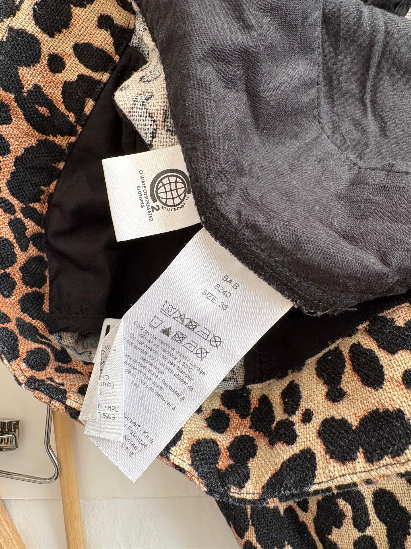 Ganni linen canvas belted leopard shorts Large